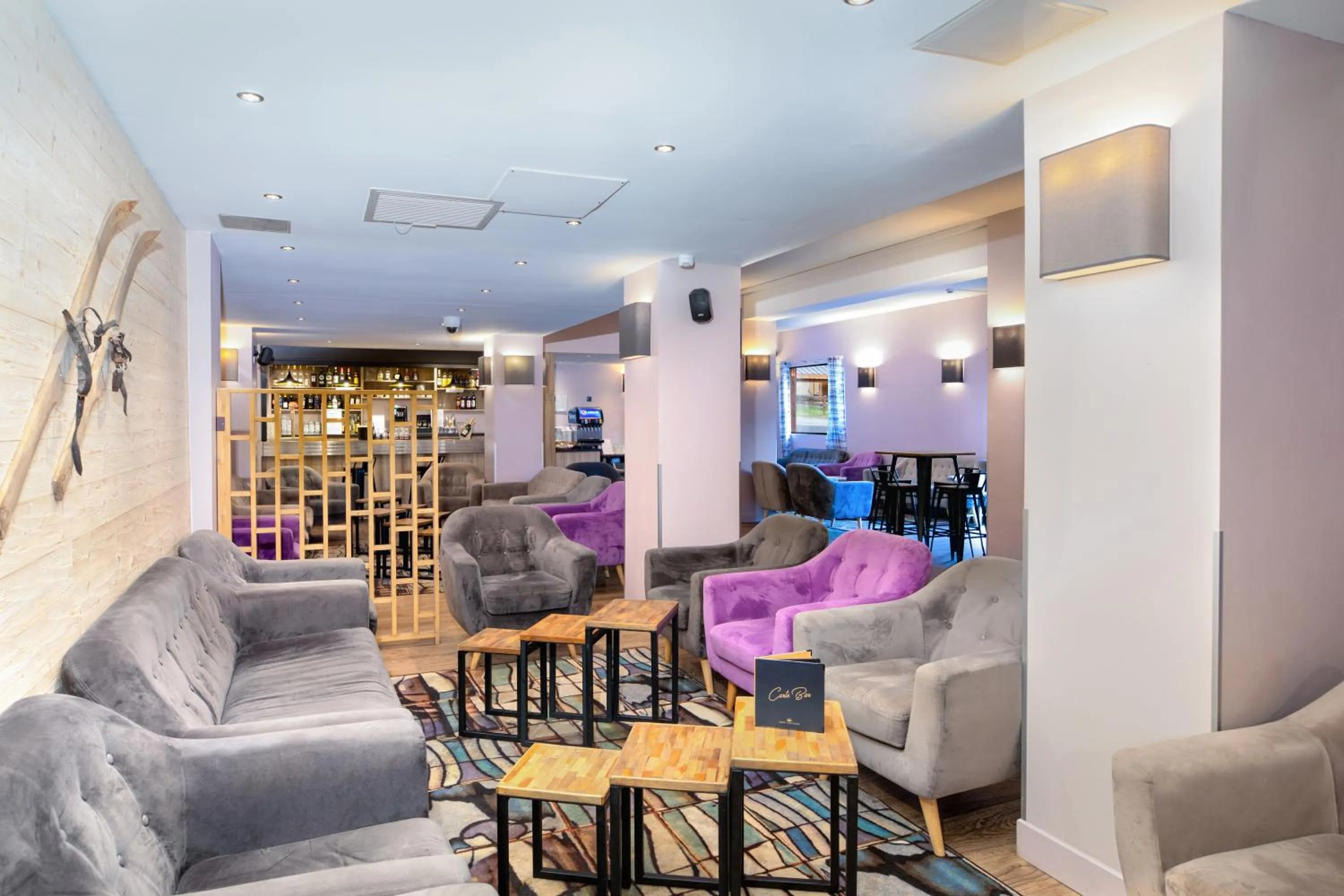 Lounge or bar in SOWELL Family Valfrejus