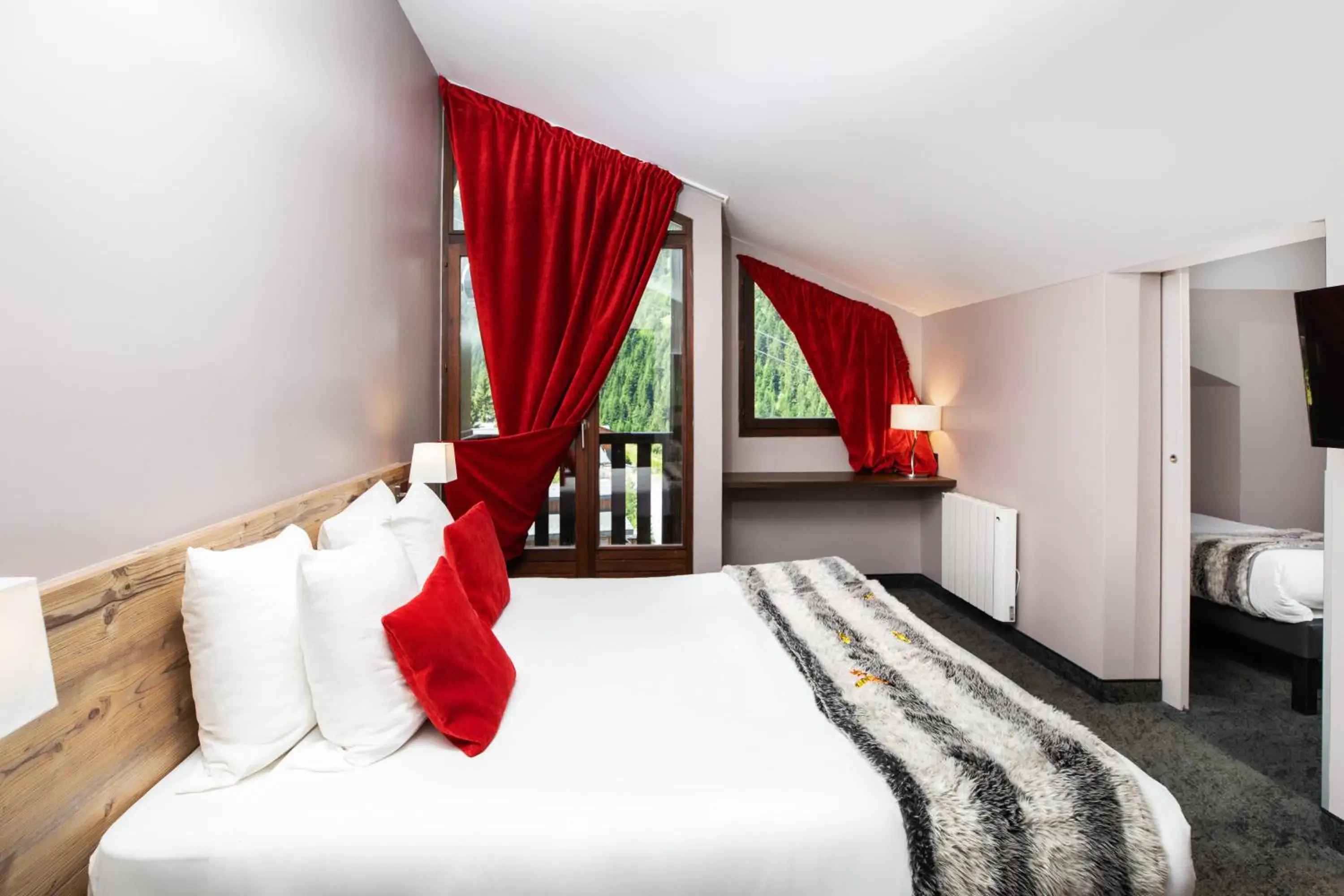 Bedroom, Bed in SOWELL Family Valfrejus Bedroom, Bed in SOWELL Family Valfrejus