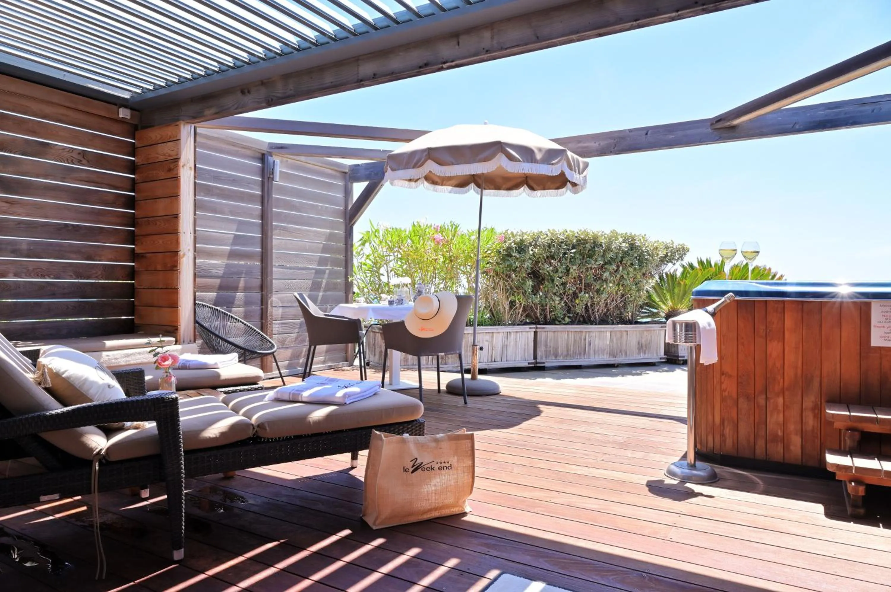 Balcony/Terrace in Hôtel Le Week end