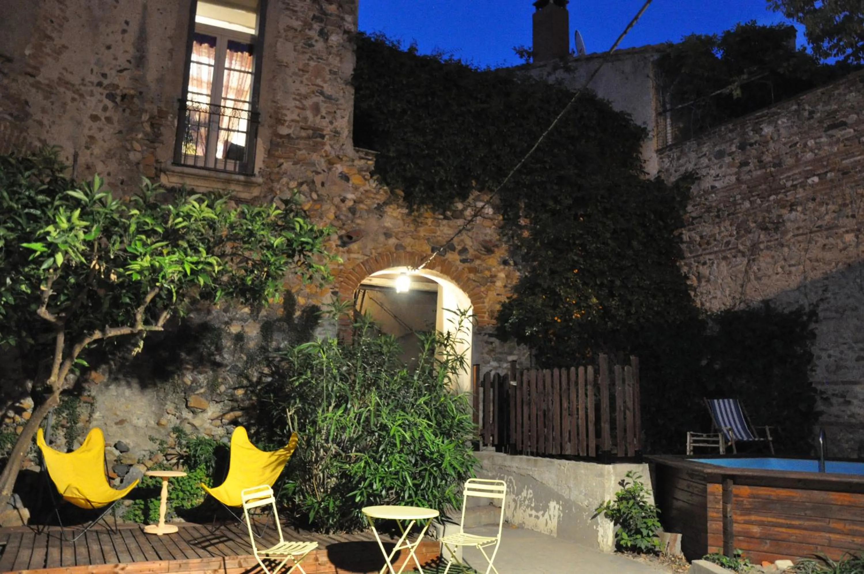 Facade/entrance in La Tour Du Terroir