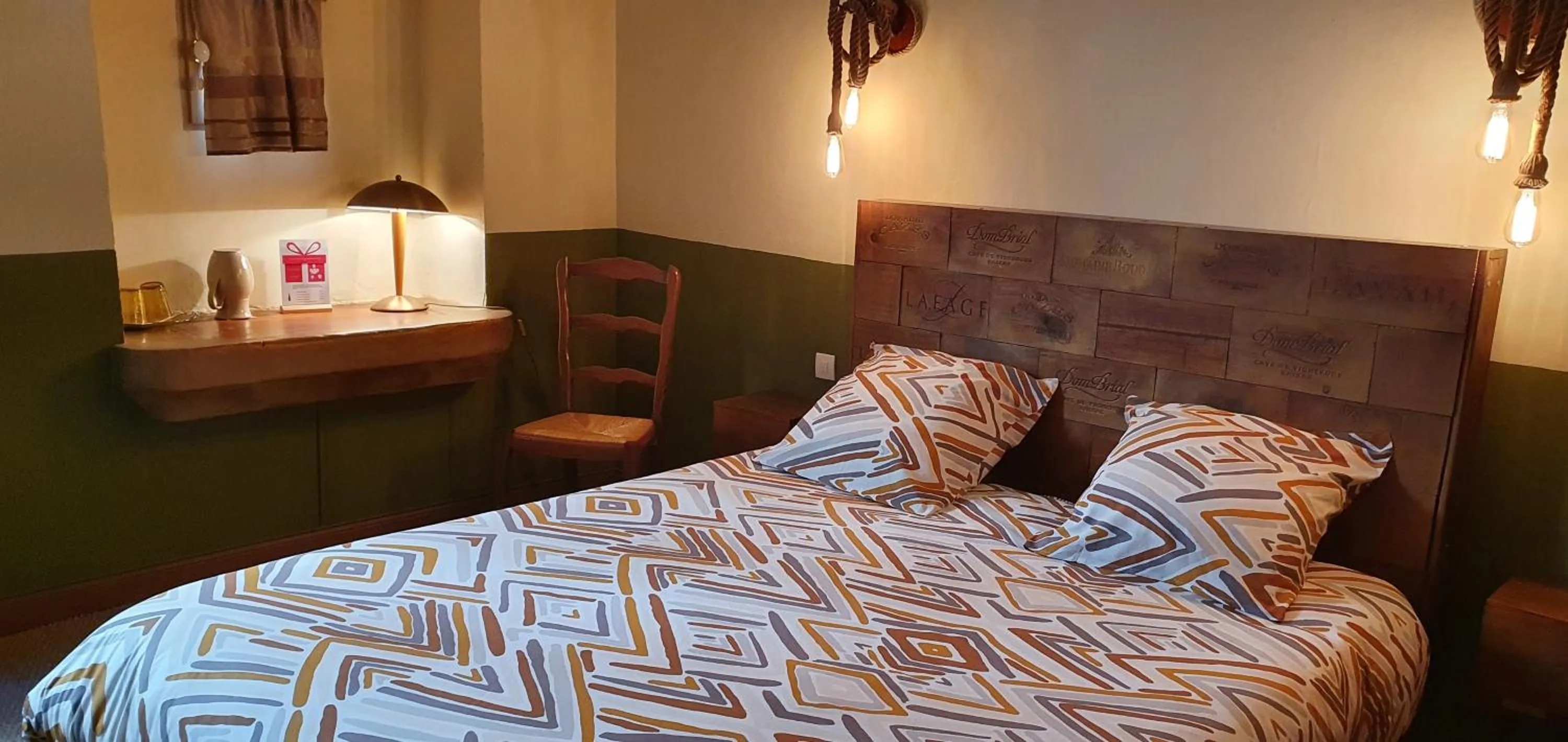 Bedroom, Bed in La Tour Du Terroir