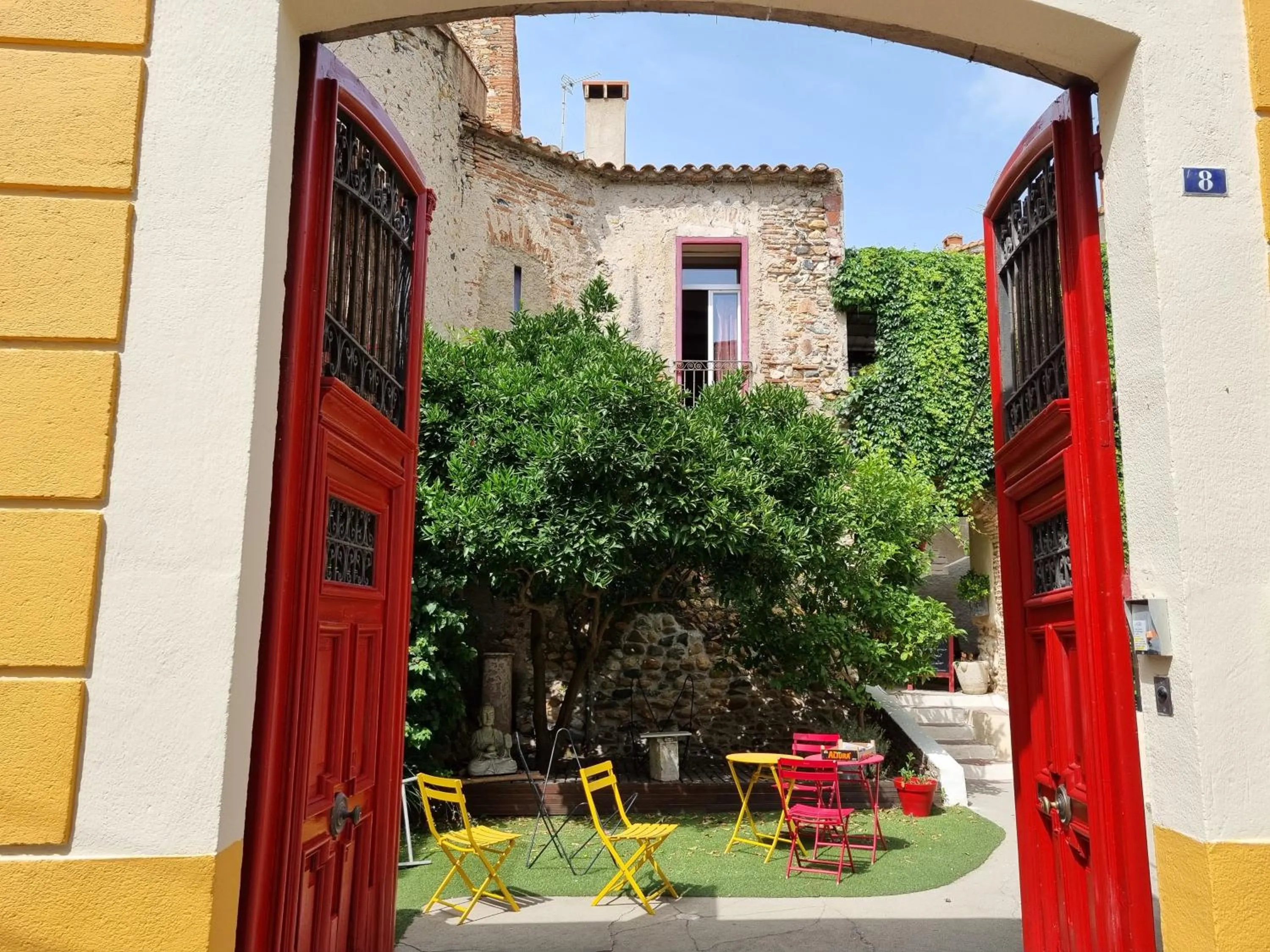 Property building in La Tour Du Terroir