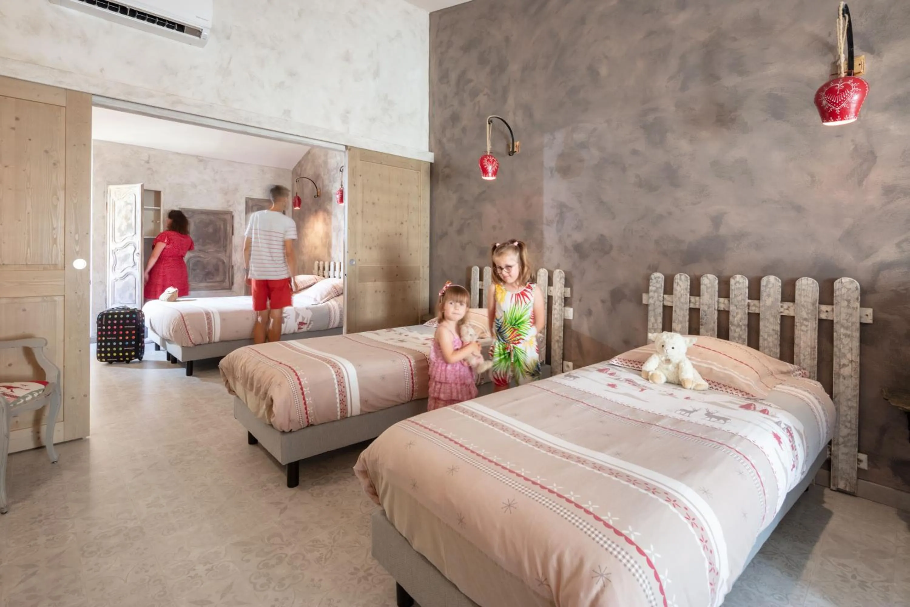 Bedroom, Bed in La Tour Du Terroir