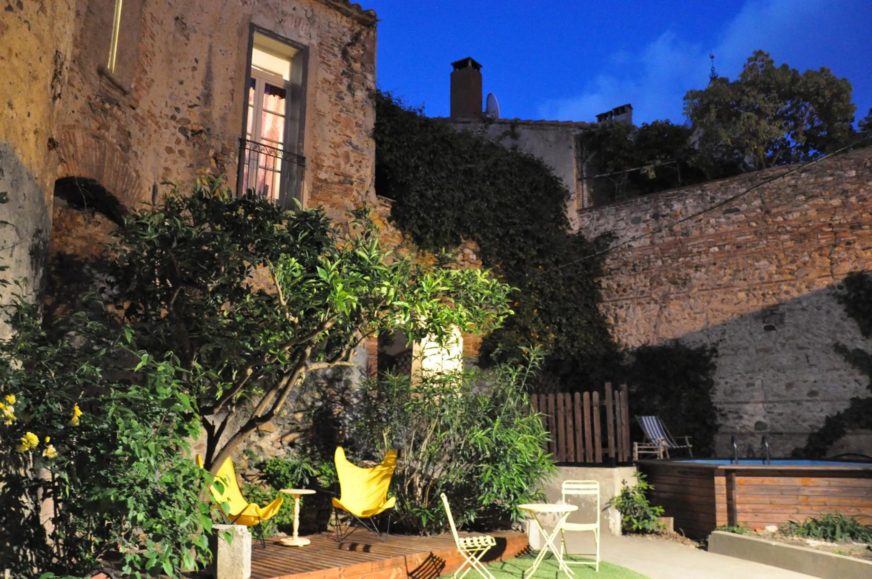 Facade/entrance in La Tour Du Terroir