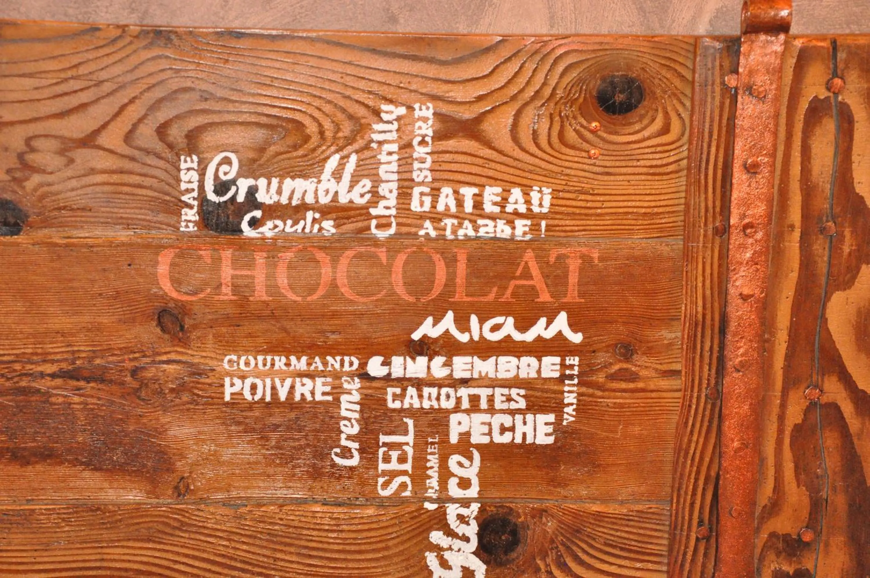 Decorative detail in La Tour Du Terroir