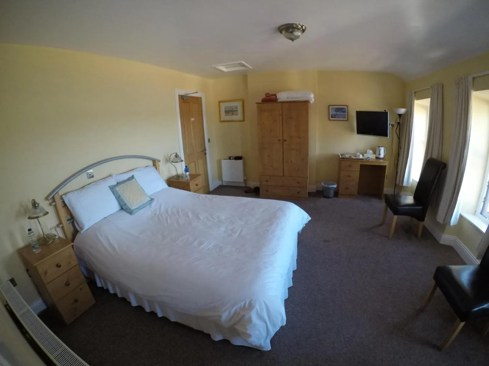 Bed in The Seaview Tavern