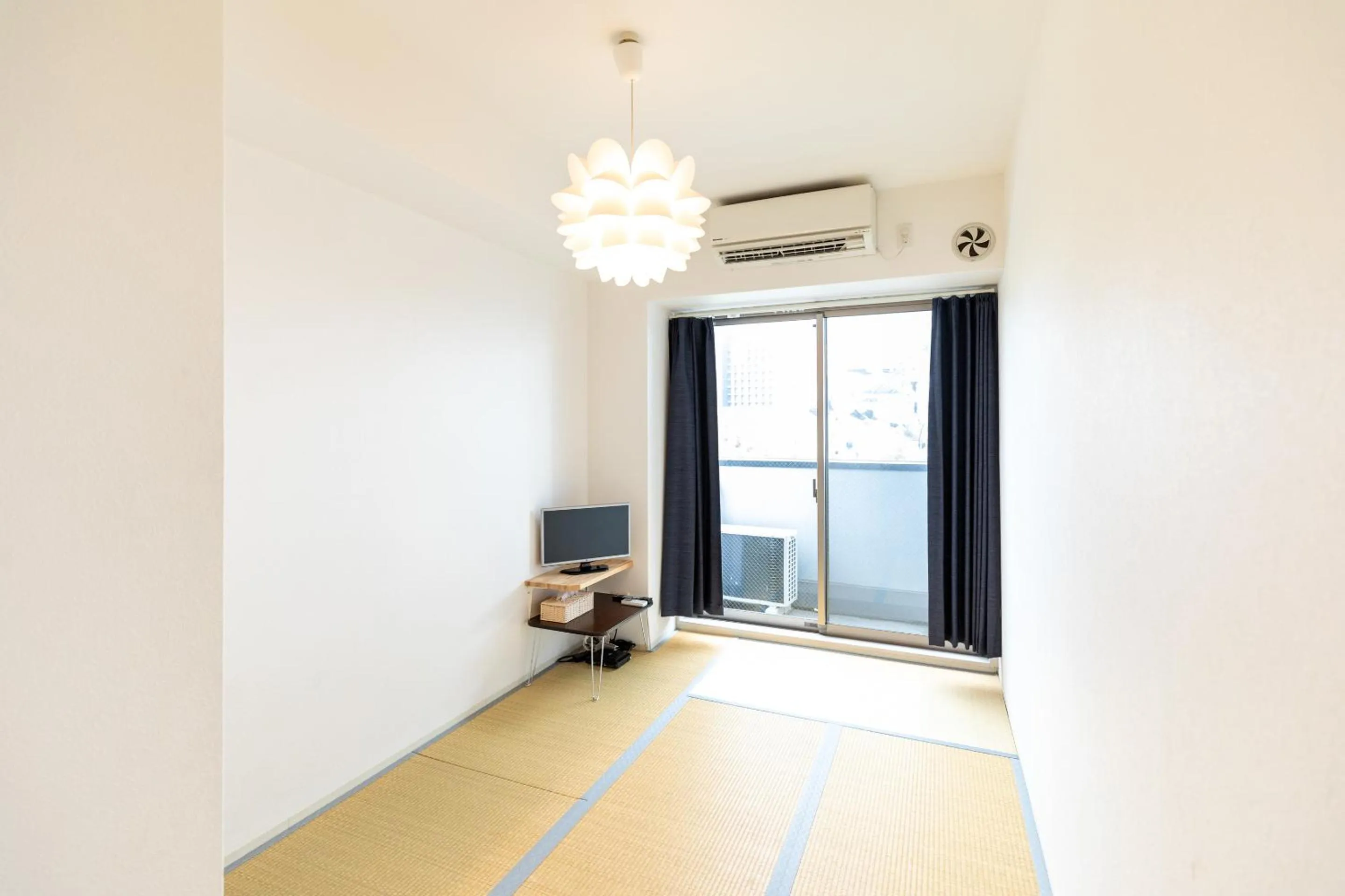 Photo of the whole room in Tabist Gloire Osaka