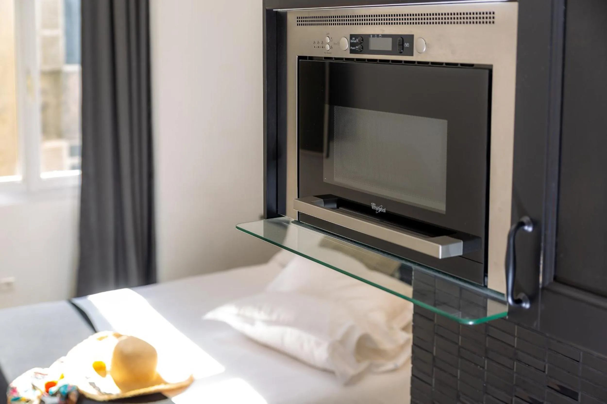 Bedroom, Bed in Breteuil – Appart au Vieux Port
