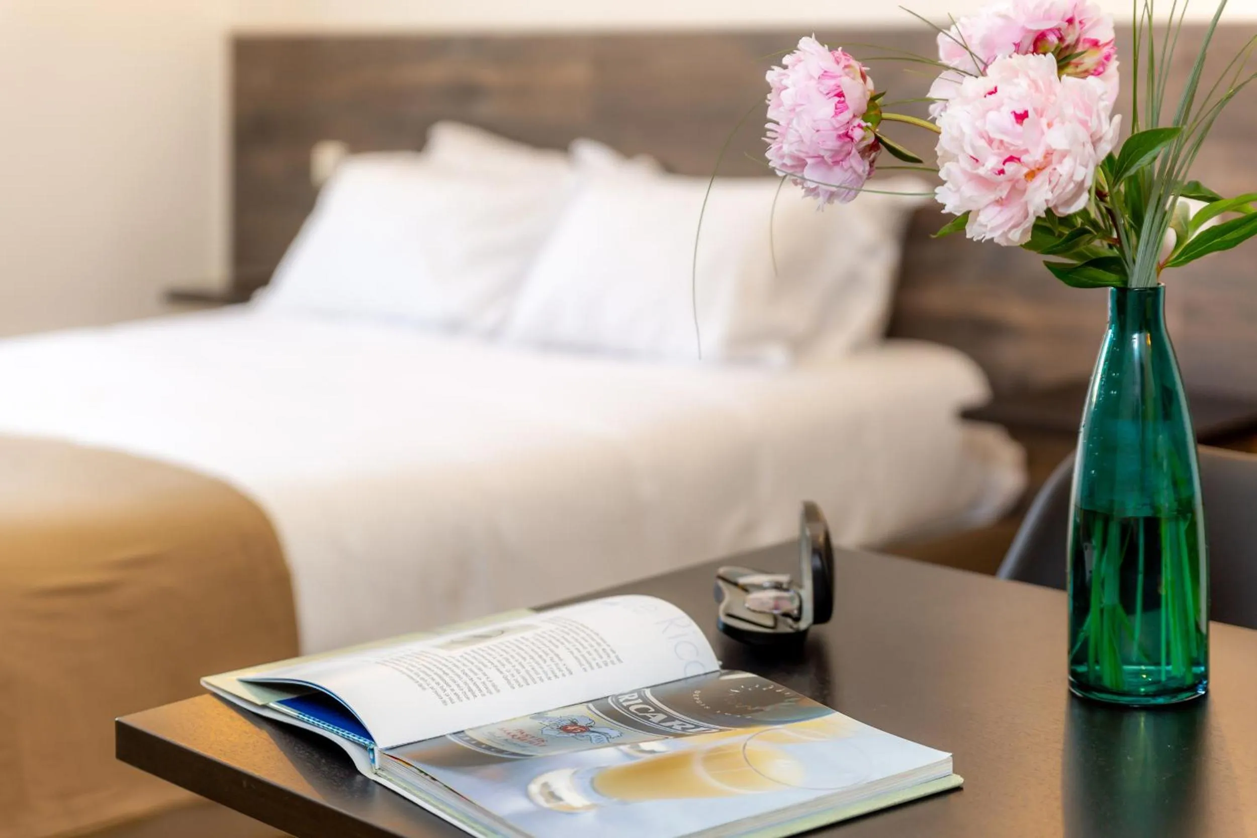 Bedroom, Bed in Breteuil – Appart au Vieux Port