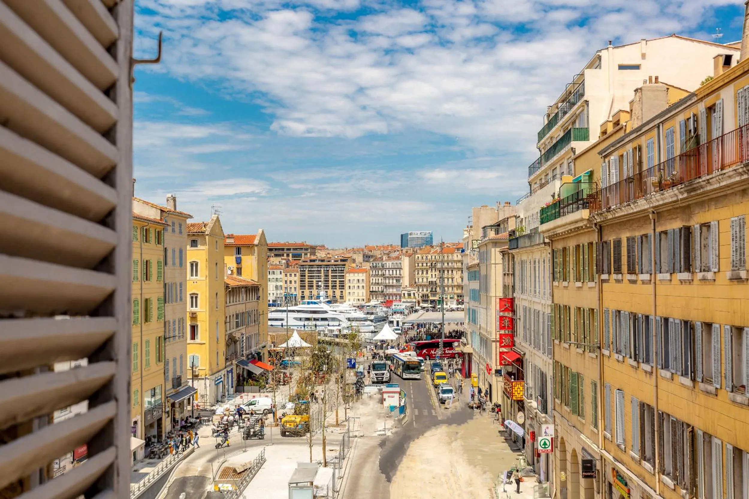 Property building in Breteuil – Appart au Vieux Port