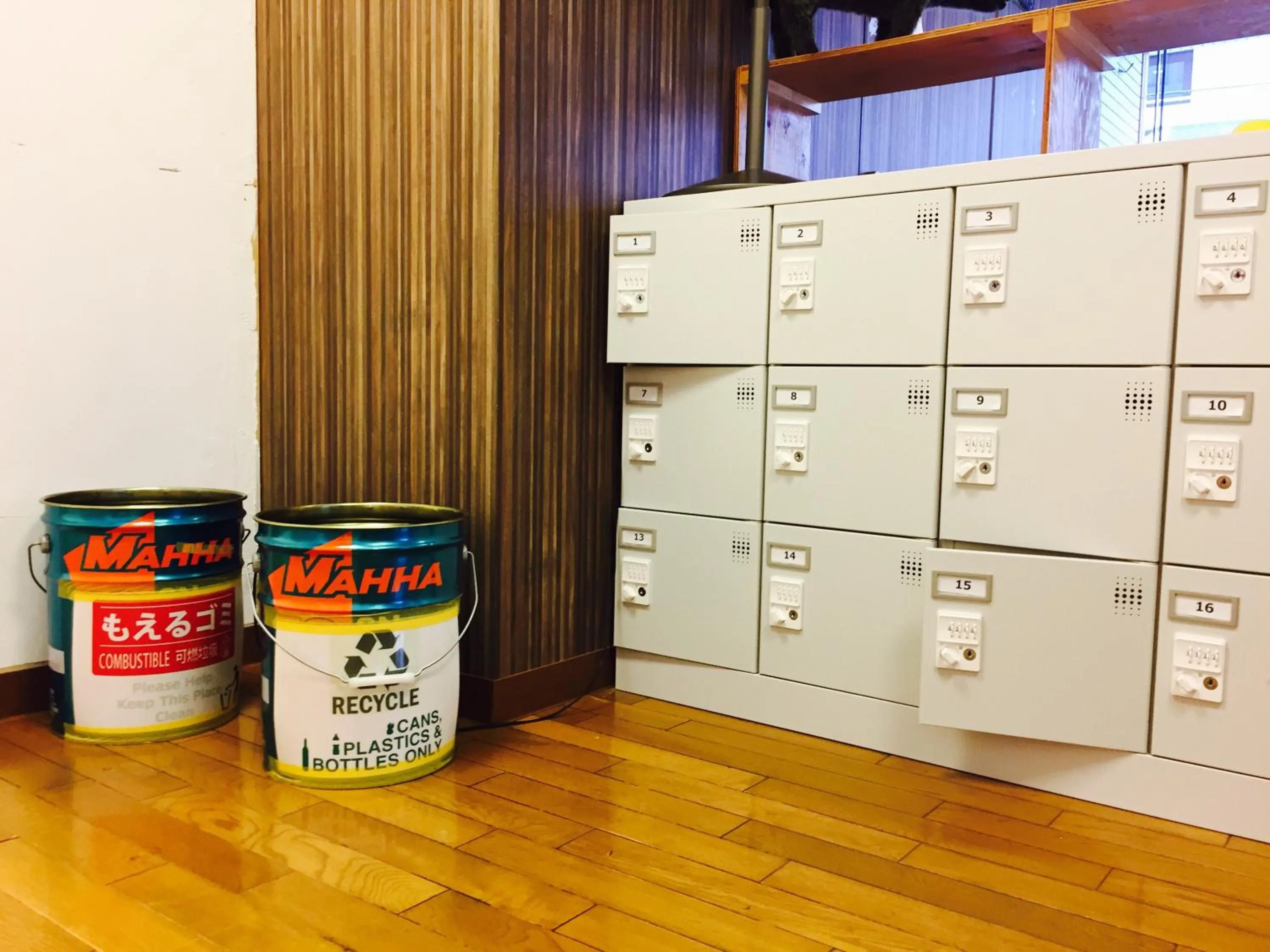 Communal lounge/ TV room in The Evergreen Hostel 長期ステイ歓迎 エバーグリーンホステル