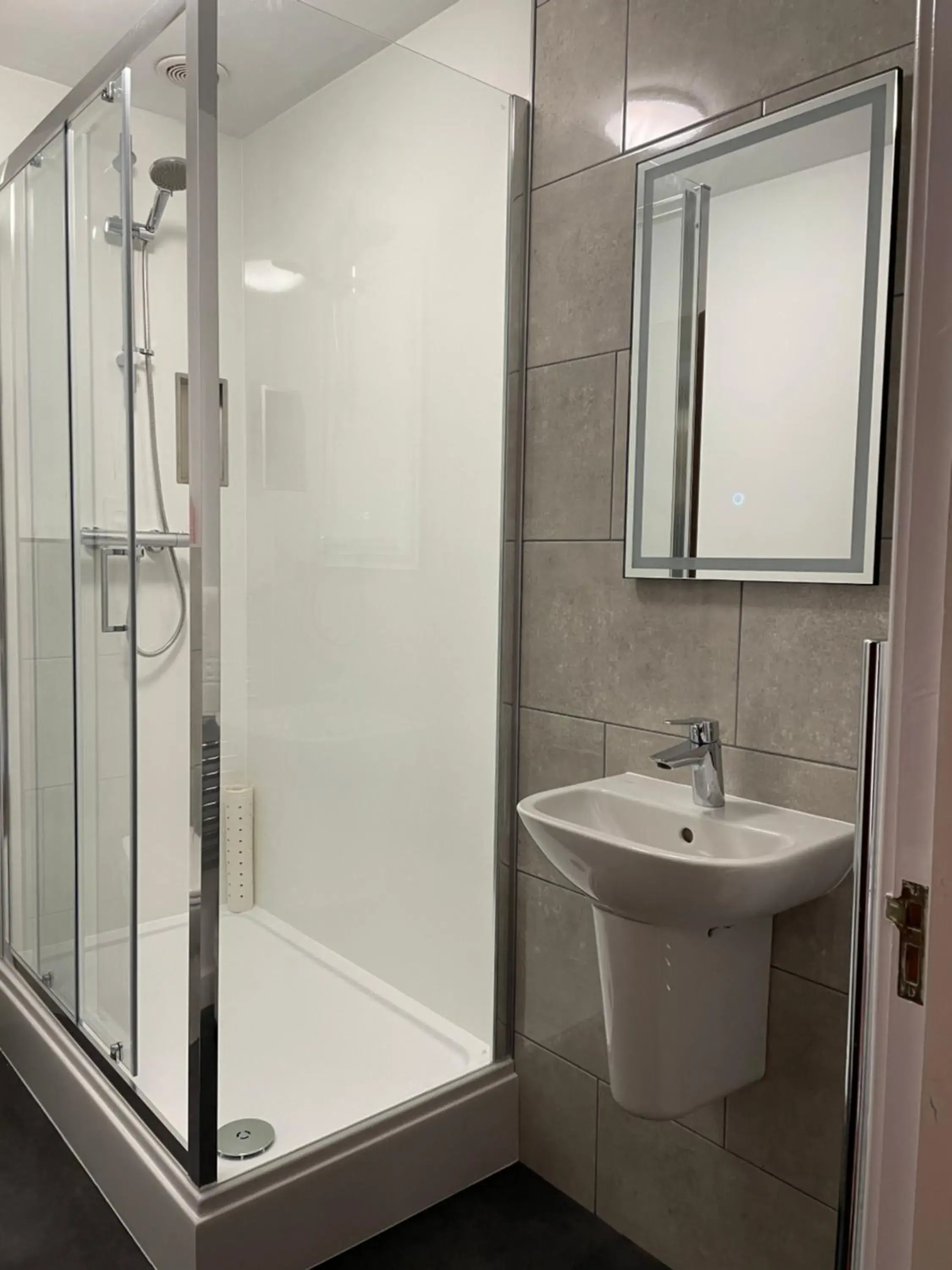 Family Room - single occupancy in The Old Pound Inn Family Room - single occupancy in The Old Pound Inn