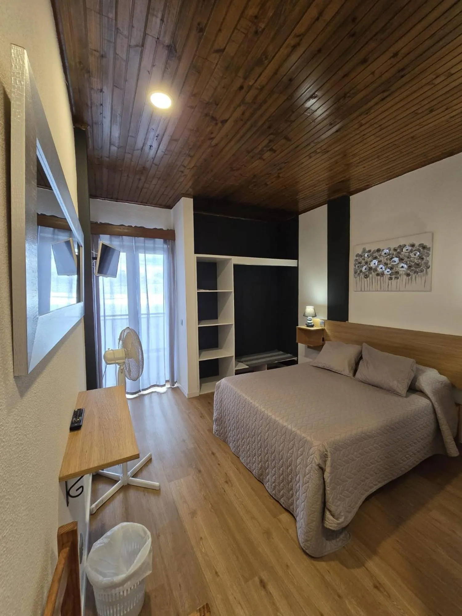 Bed in AL Moniz