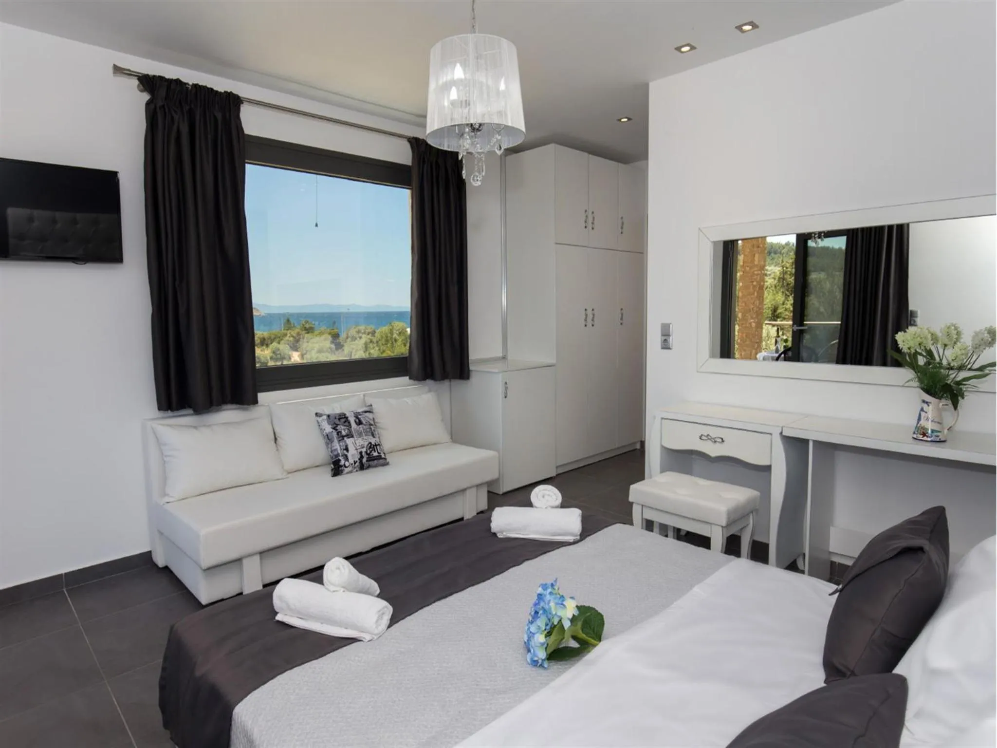 Living room, Bed in Astris Sun Hotel