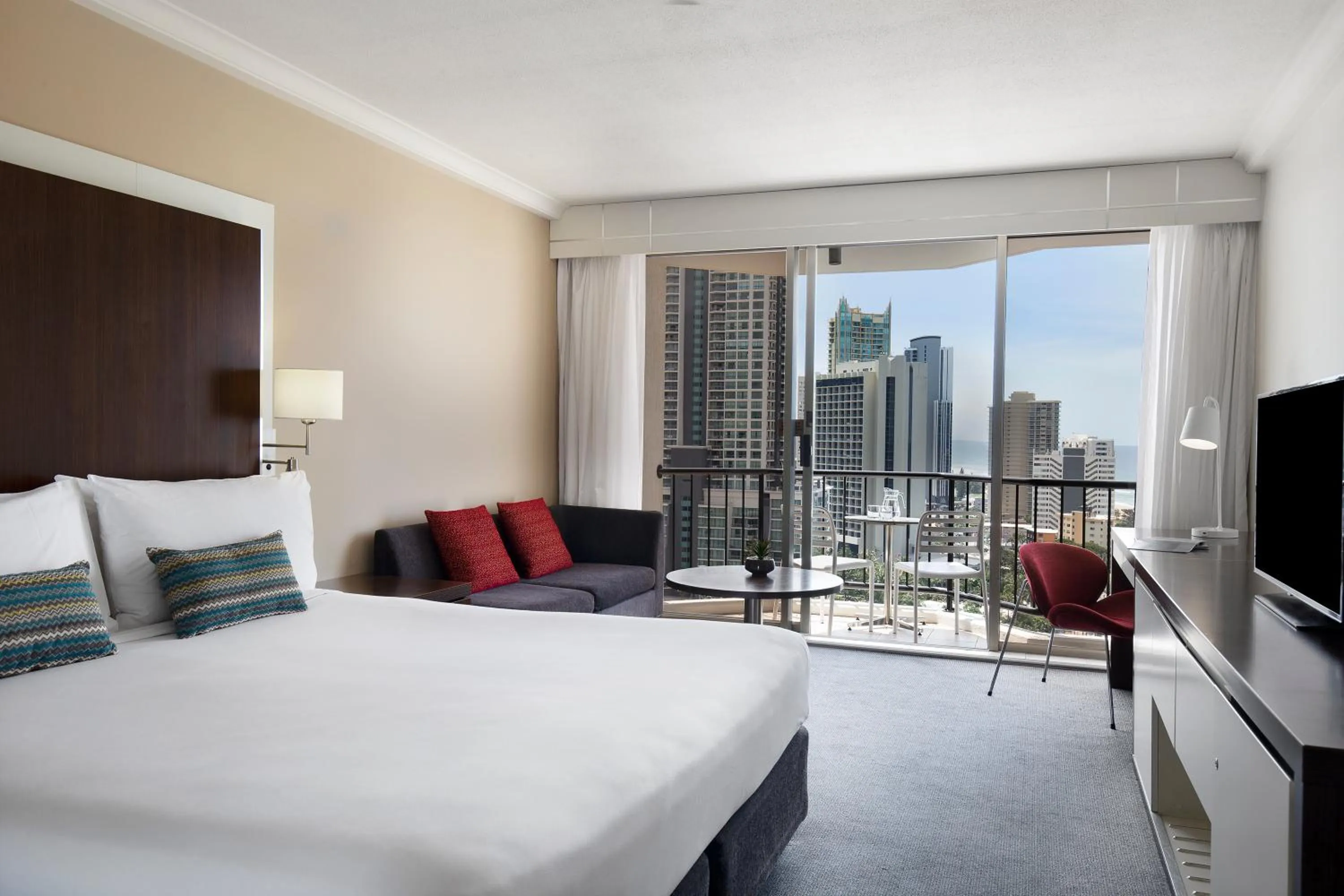 Balcony/Terrace, Bed in Mantra on View Hotel