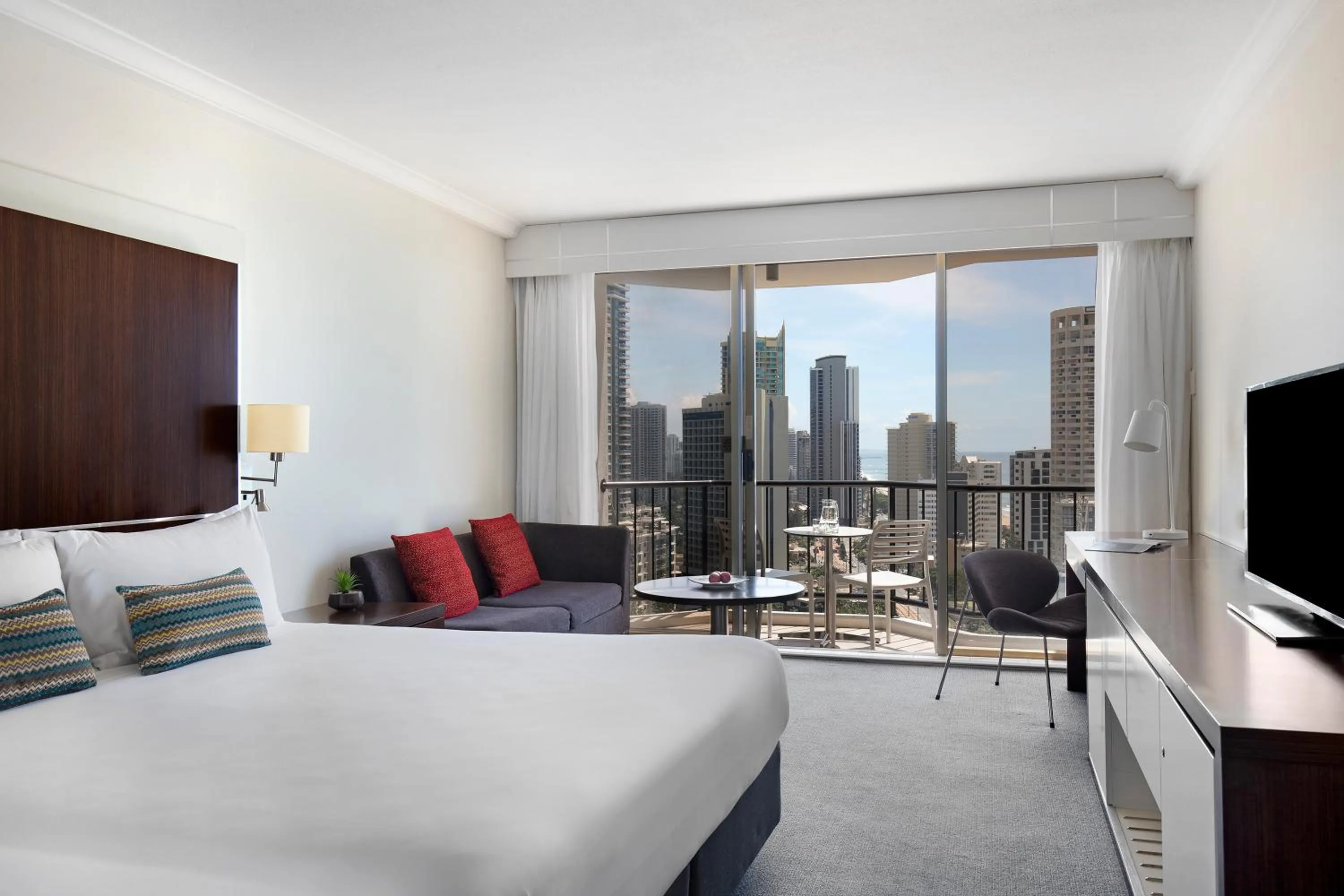 Balcony/Terrace, Bed in Mantra on View Hotel