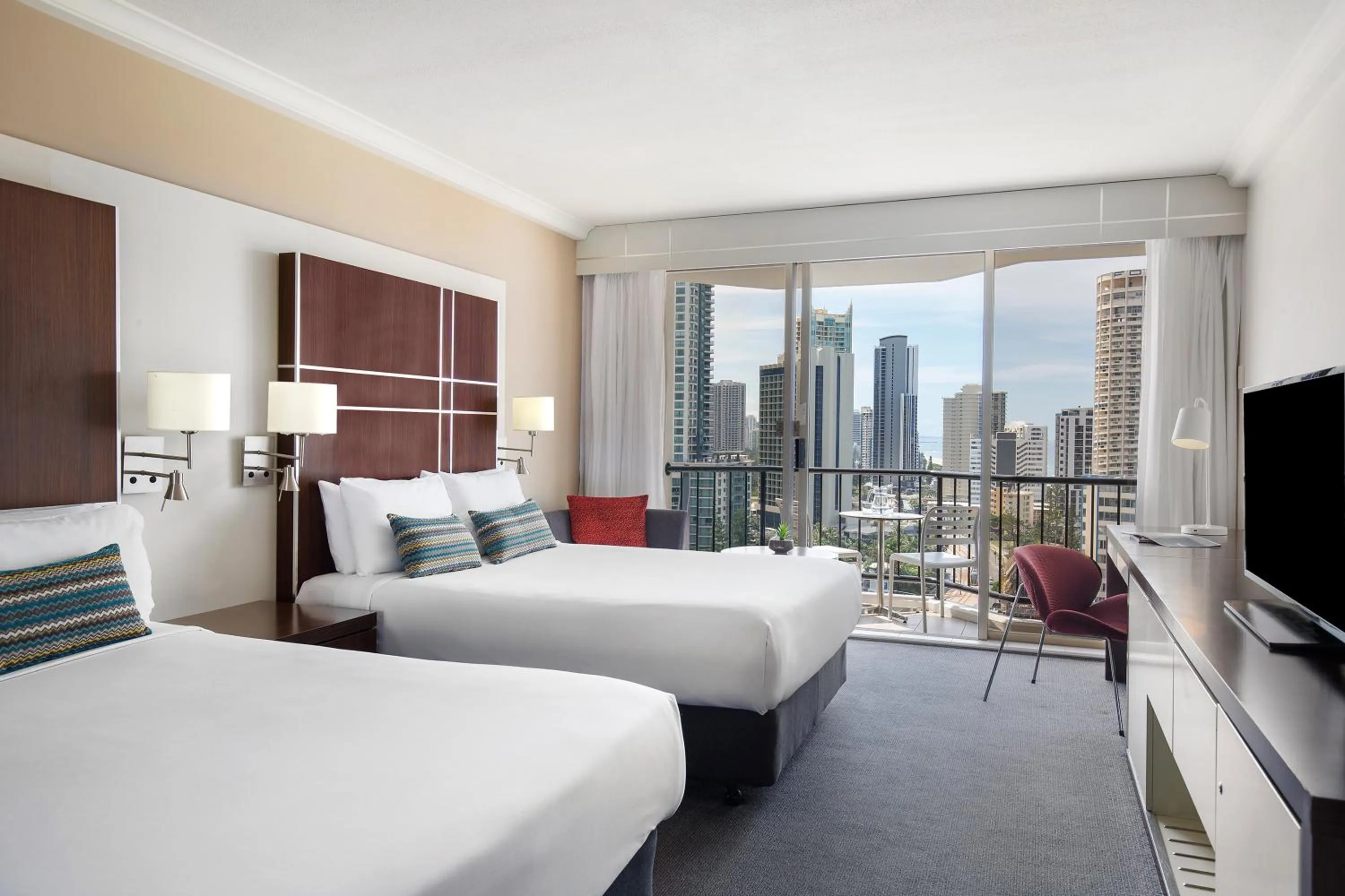 Balcony/Terrace, Bed in Mantra on View Hotel