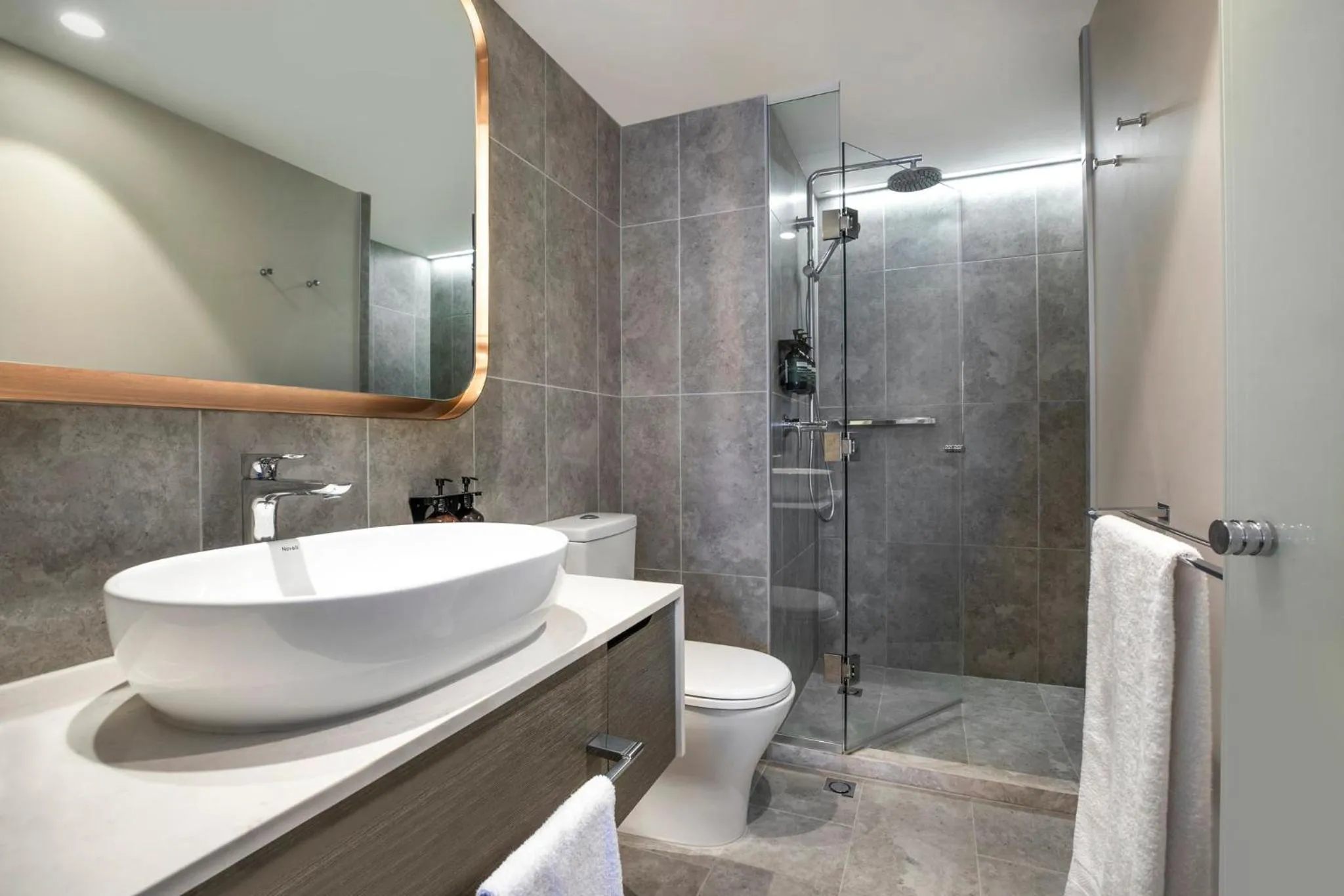 Bathroom in Crowne Plaza Melbourne by IHG