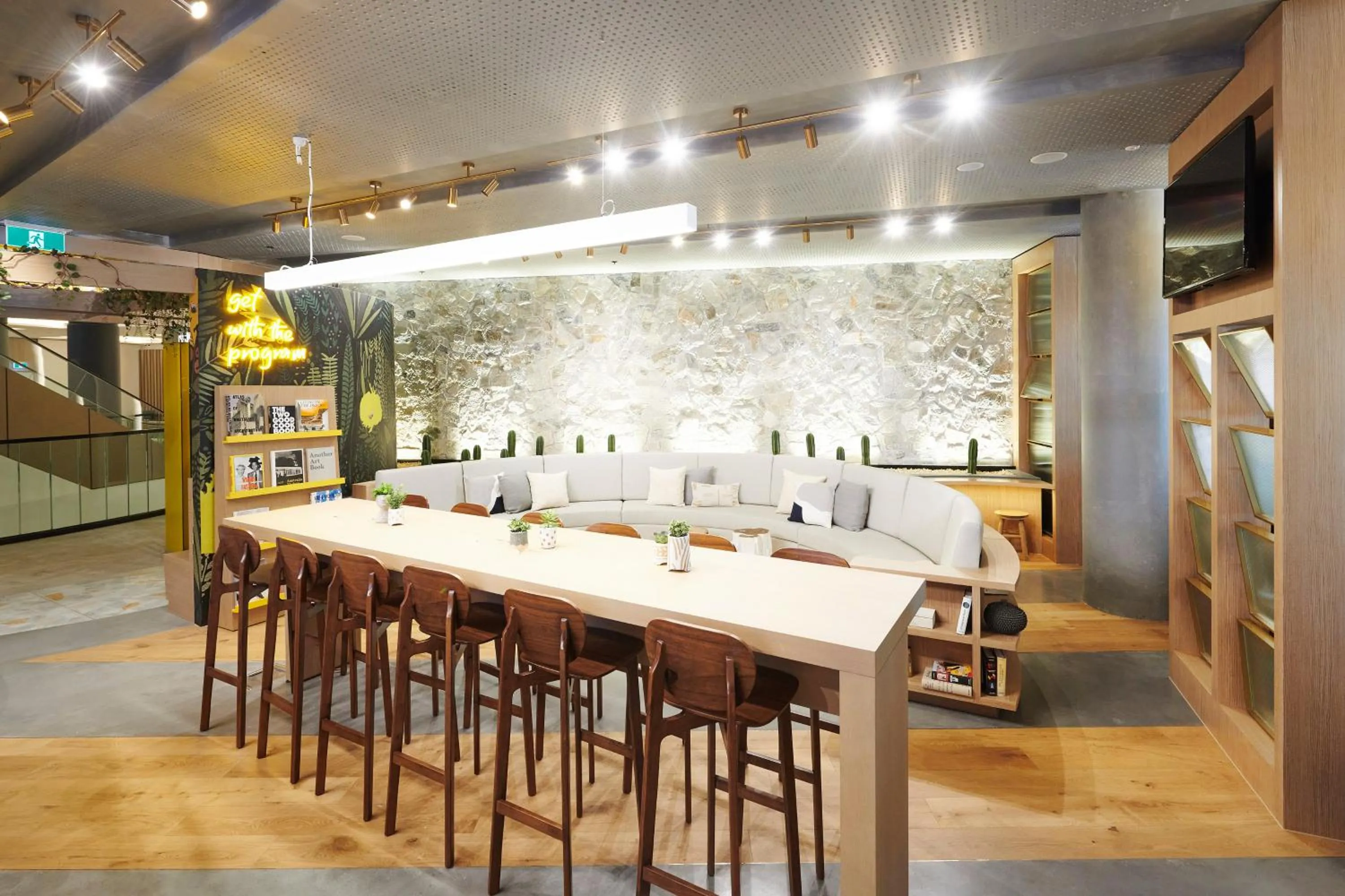 Restaurant/places to eat in Crowne Plaza Melbourne by IHG