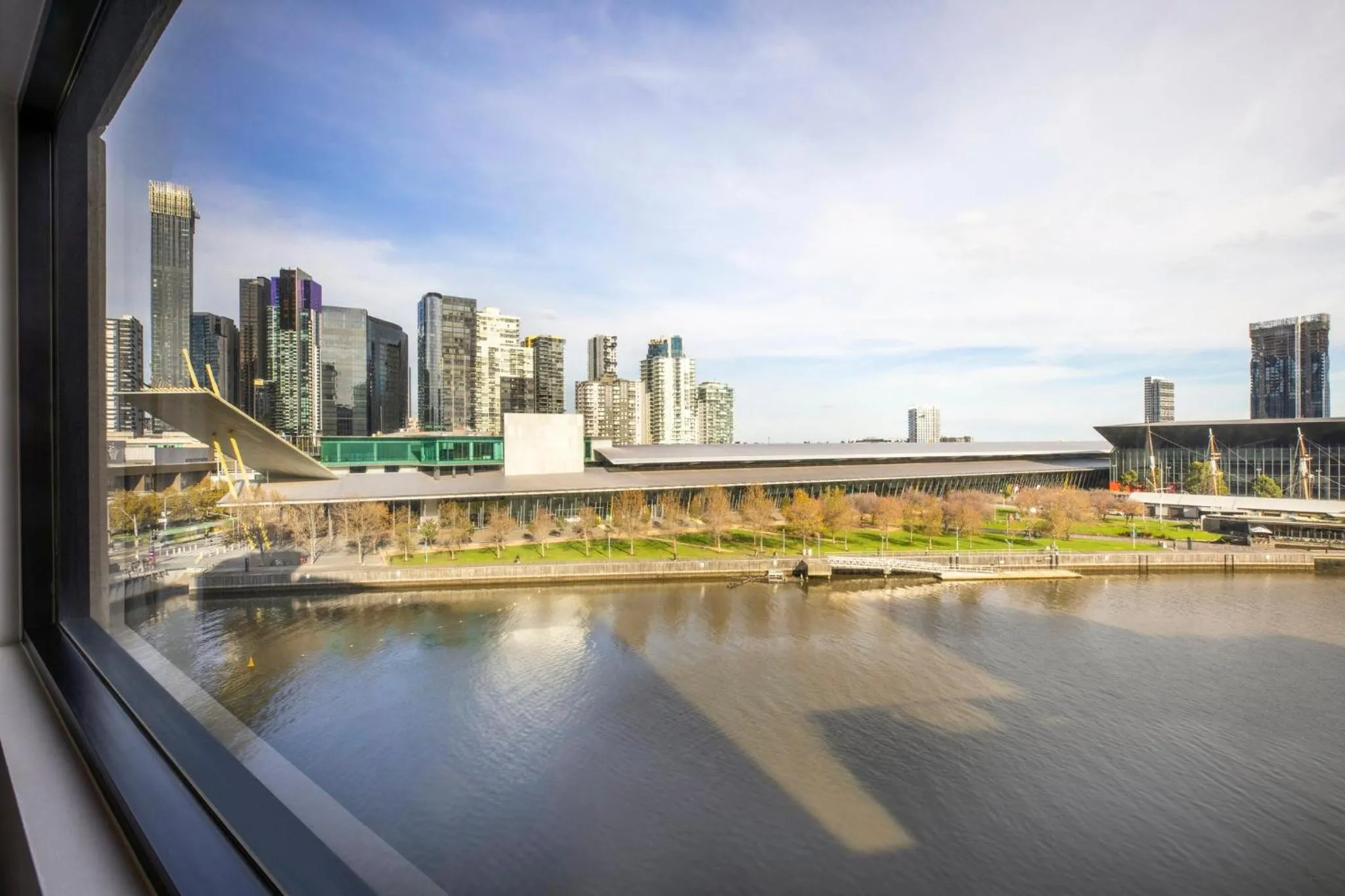 Photo of the whole room in Crowne Plaza Melbourne by IHG