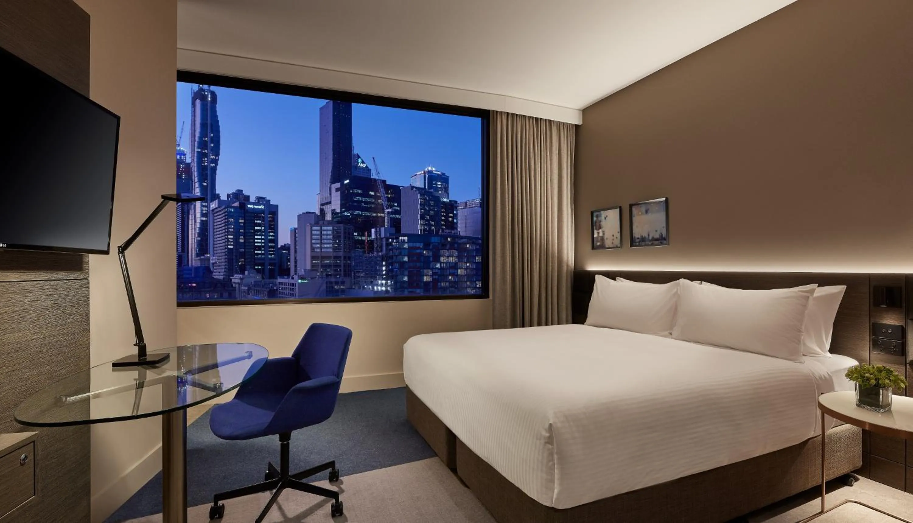 Photo of the whole room, Bed in Crowne Plaza Melbourne by IHG