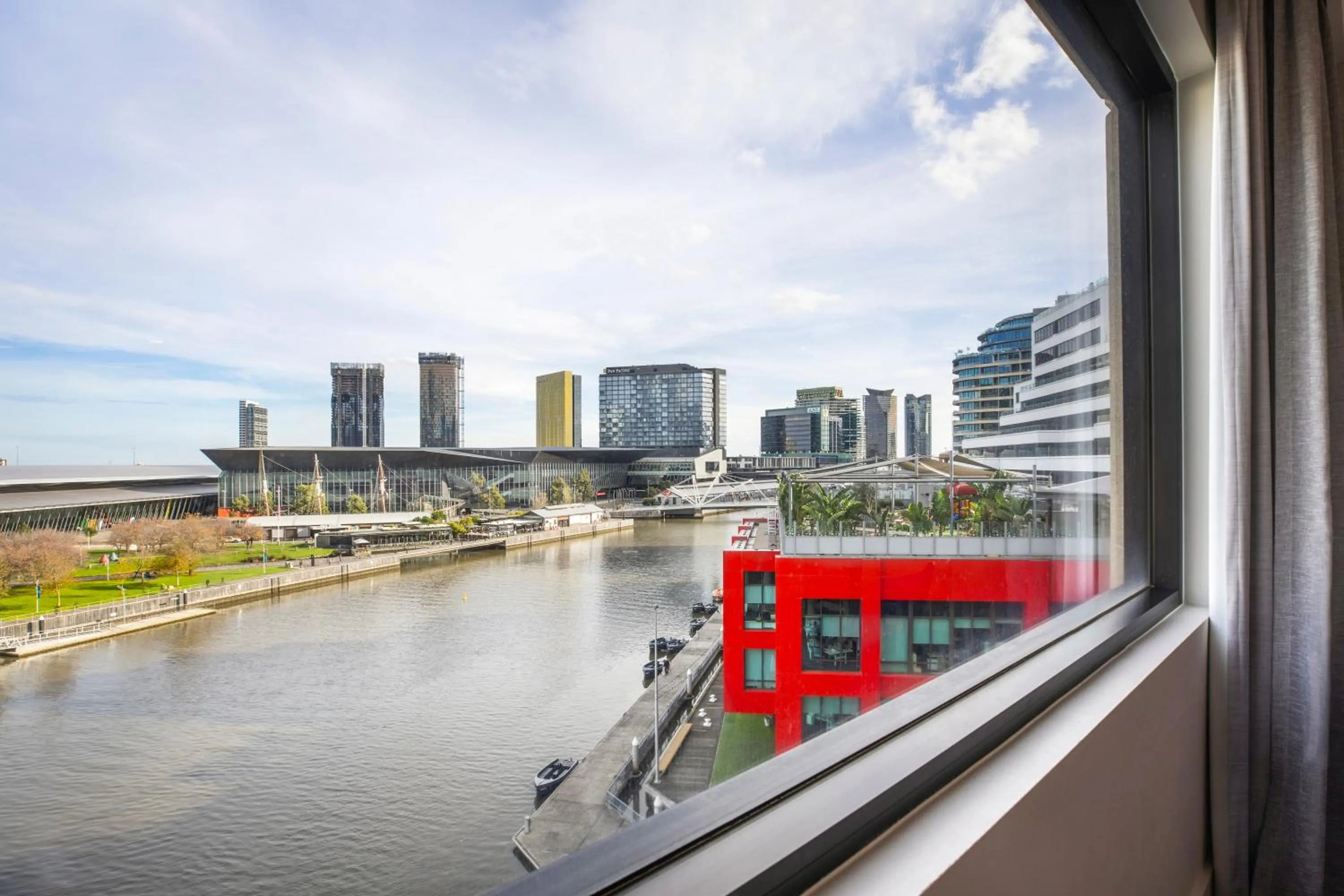 River view in Crowne Plaza Melbourne by IHG