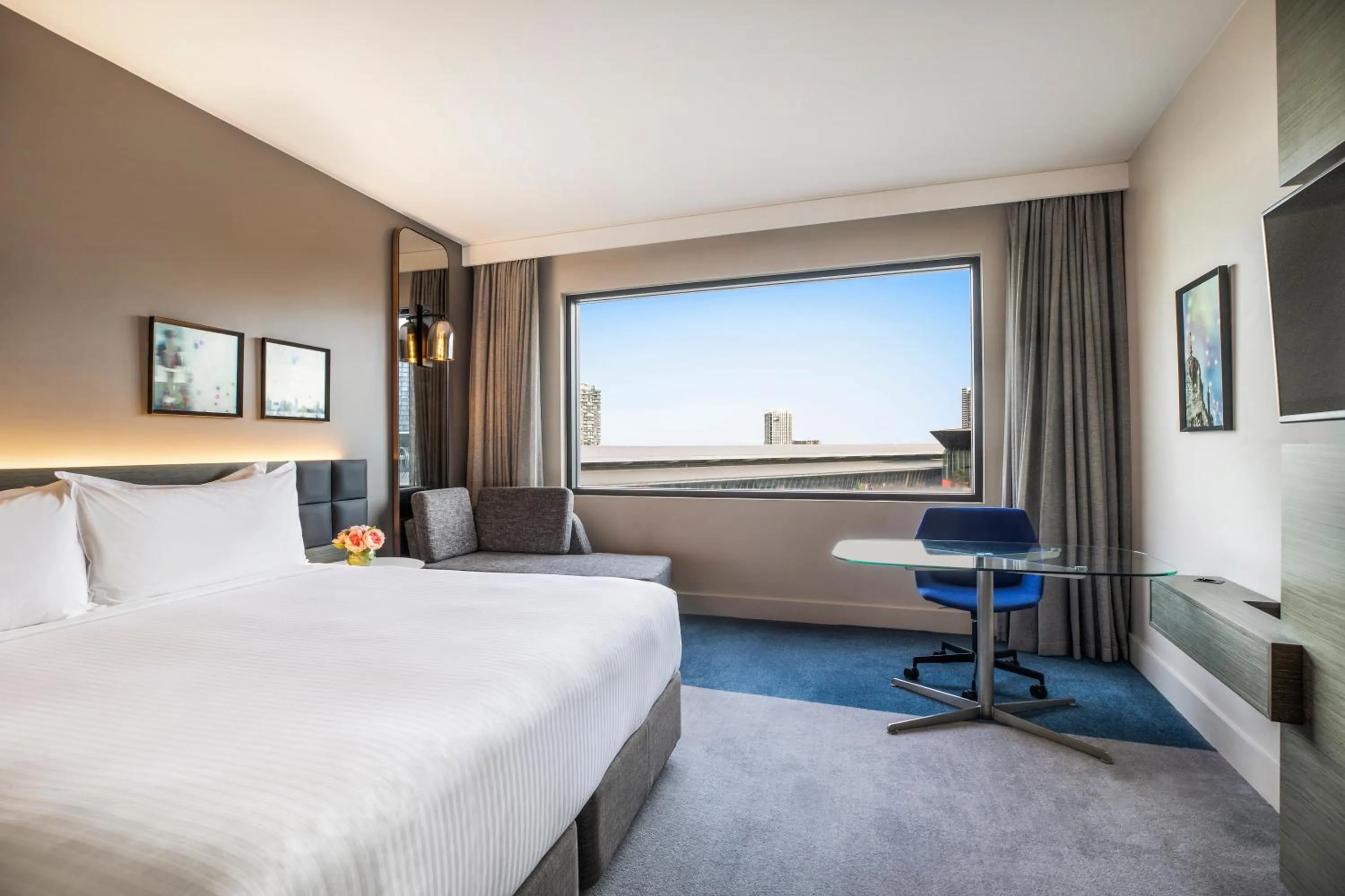 Bedroom, Bed in Crowne Plaza Melbourne by IHG