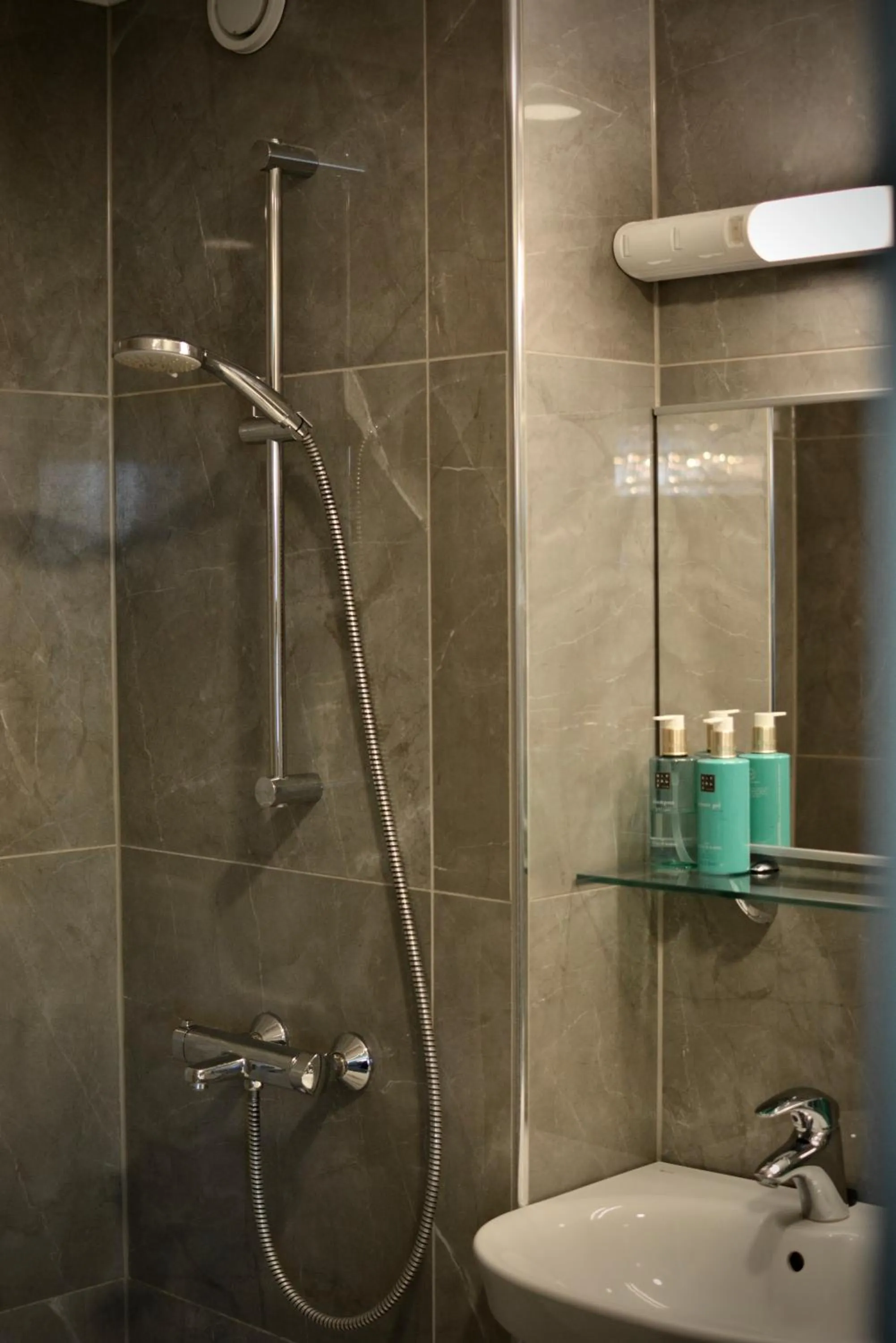 Bathroom in Hotelli Olof