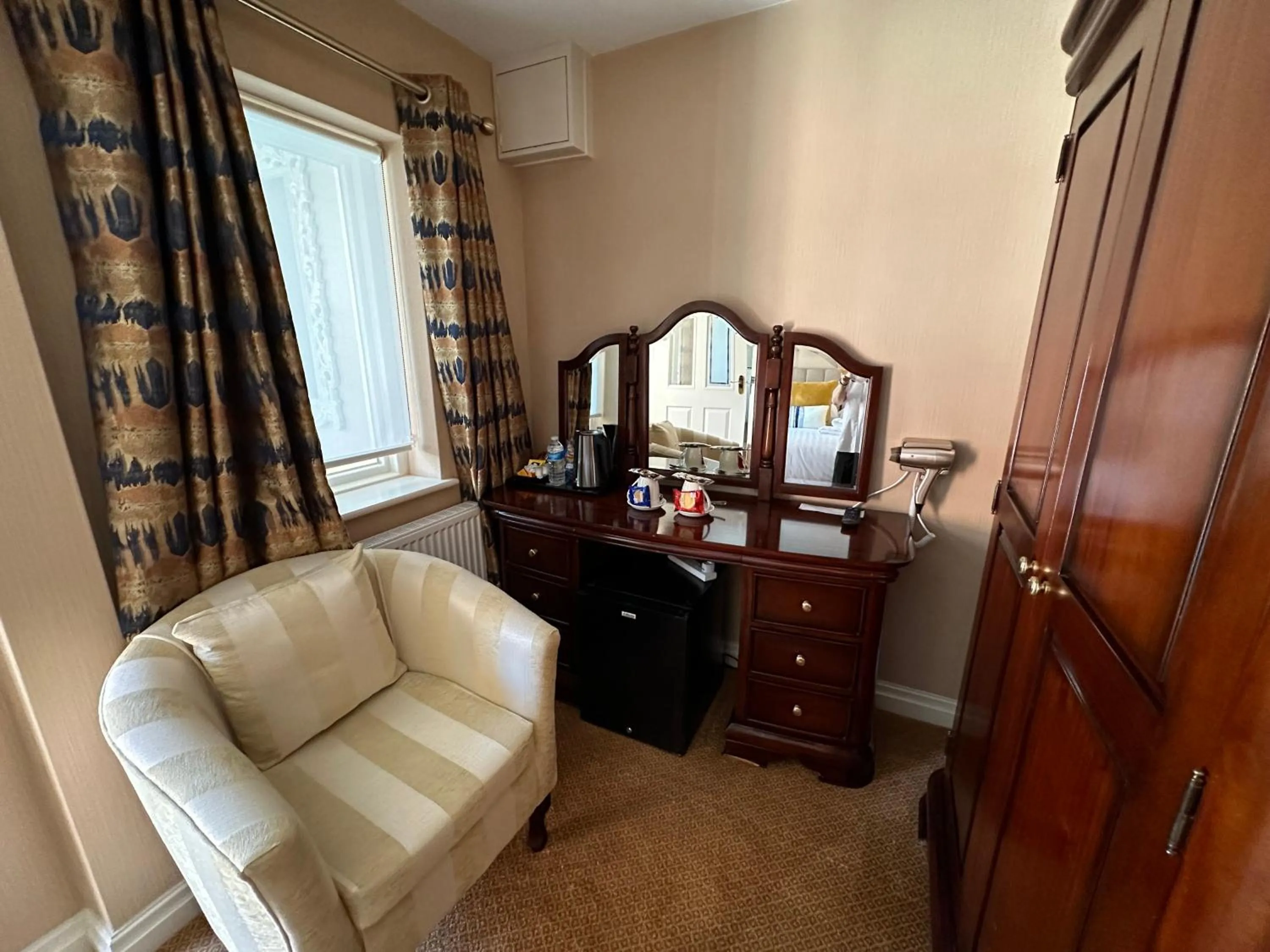 Bedroom in The Chester Court Hotel