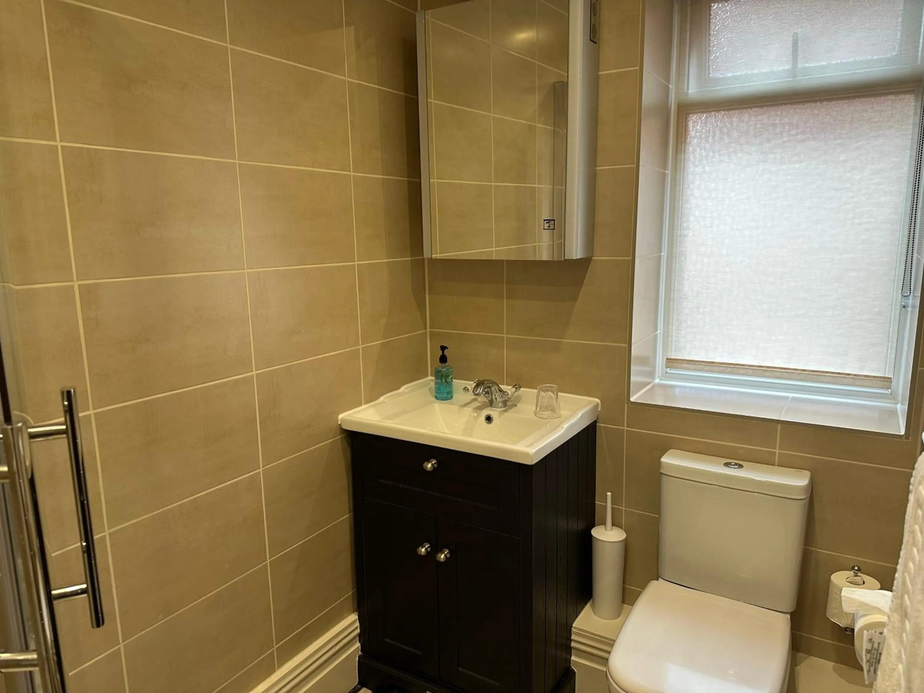 Bathroom in The Chester Court Hotel