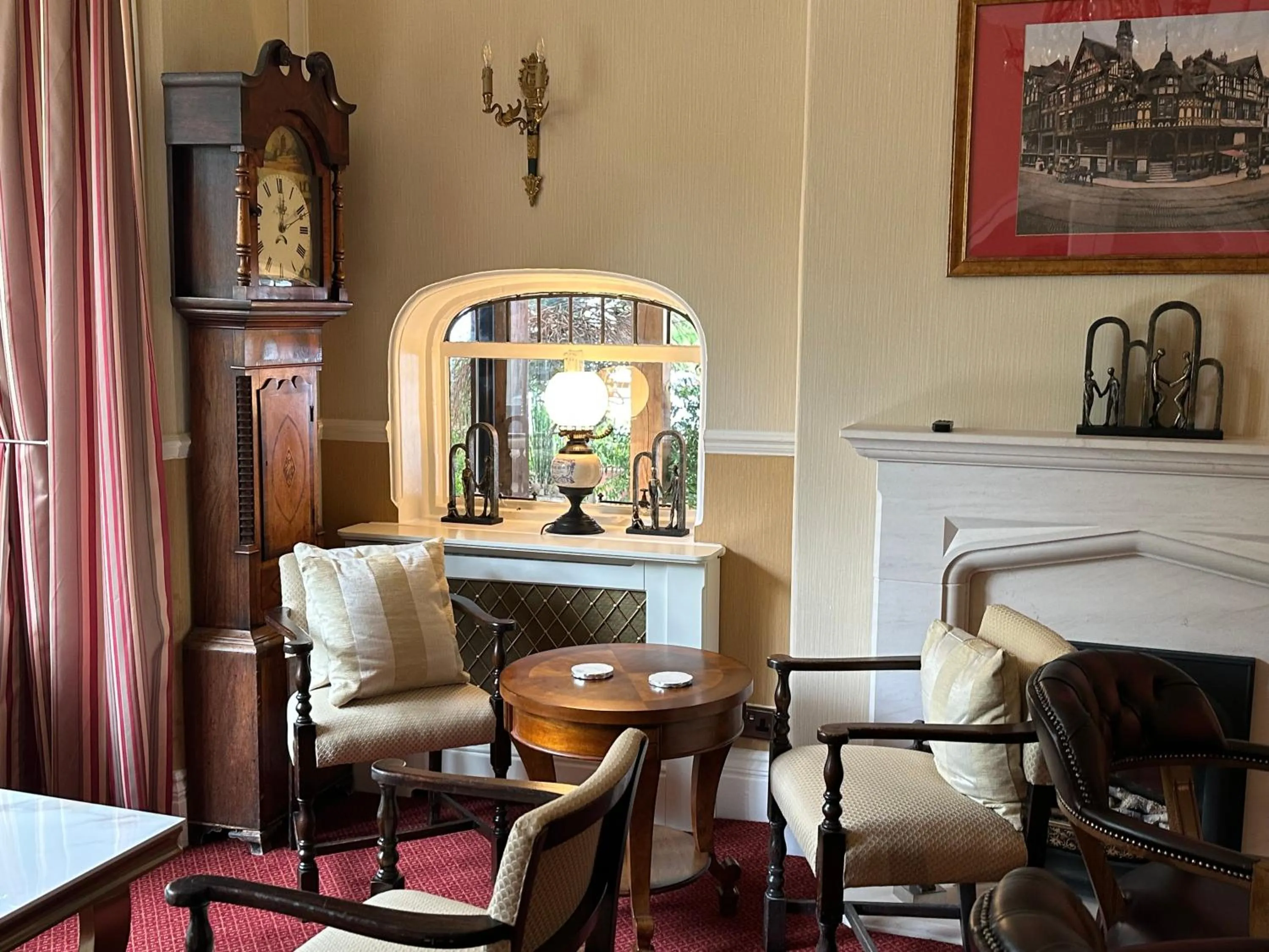 Lounge or bar in The Chester Court Hotel