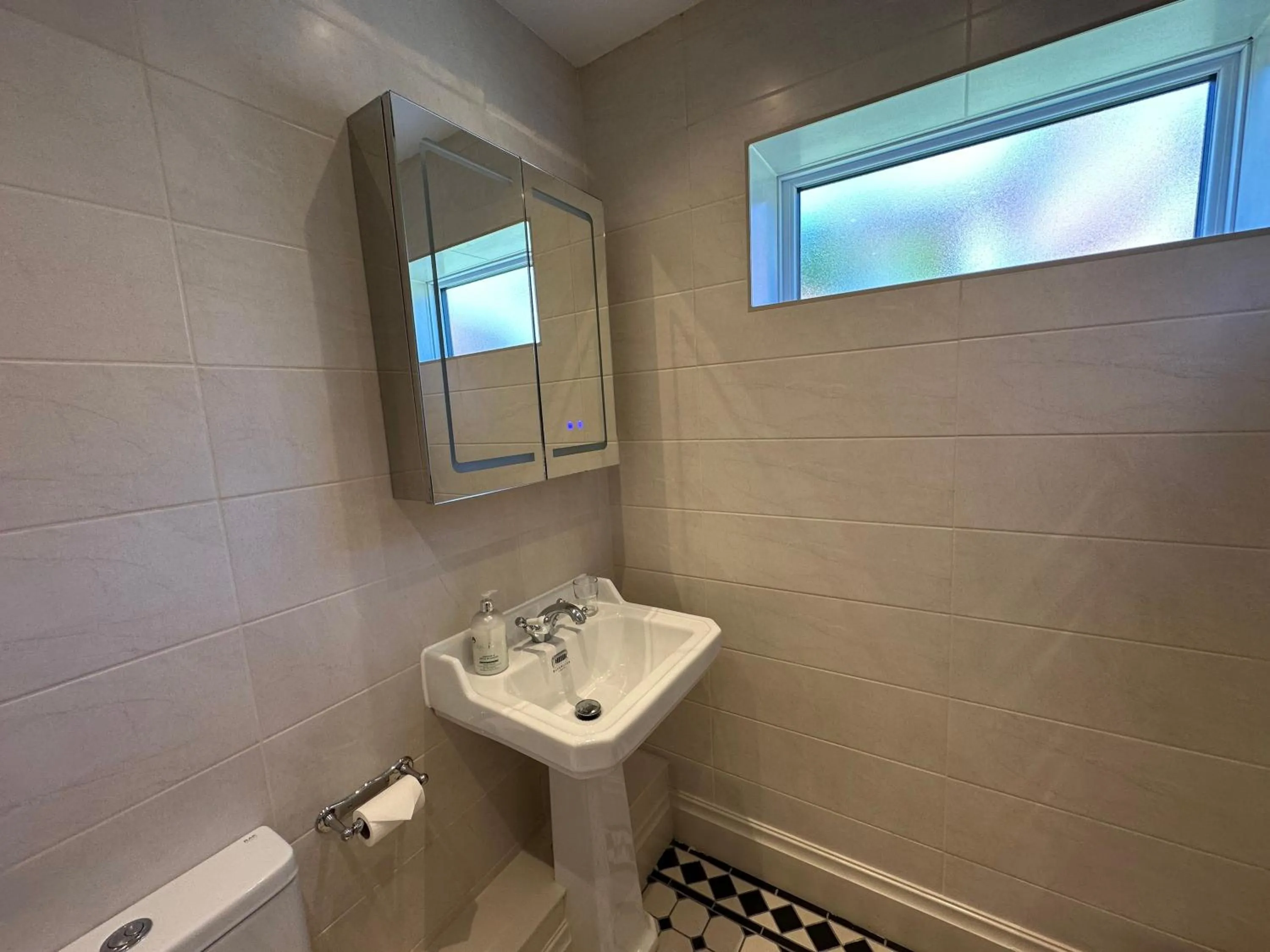 Bathroom in The Chester Court Hotel