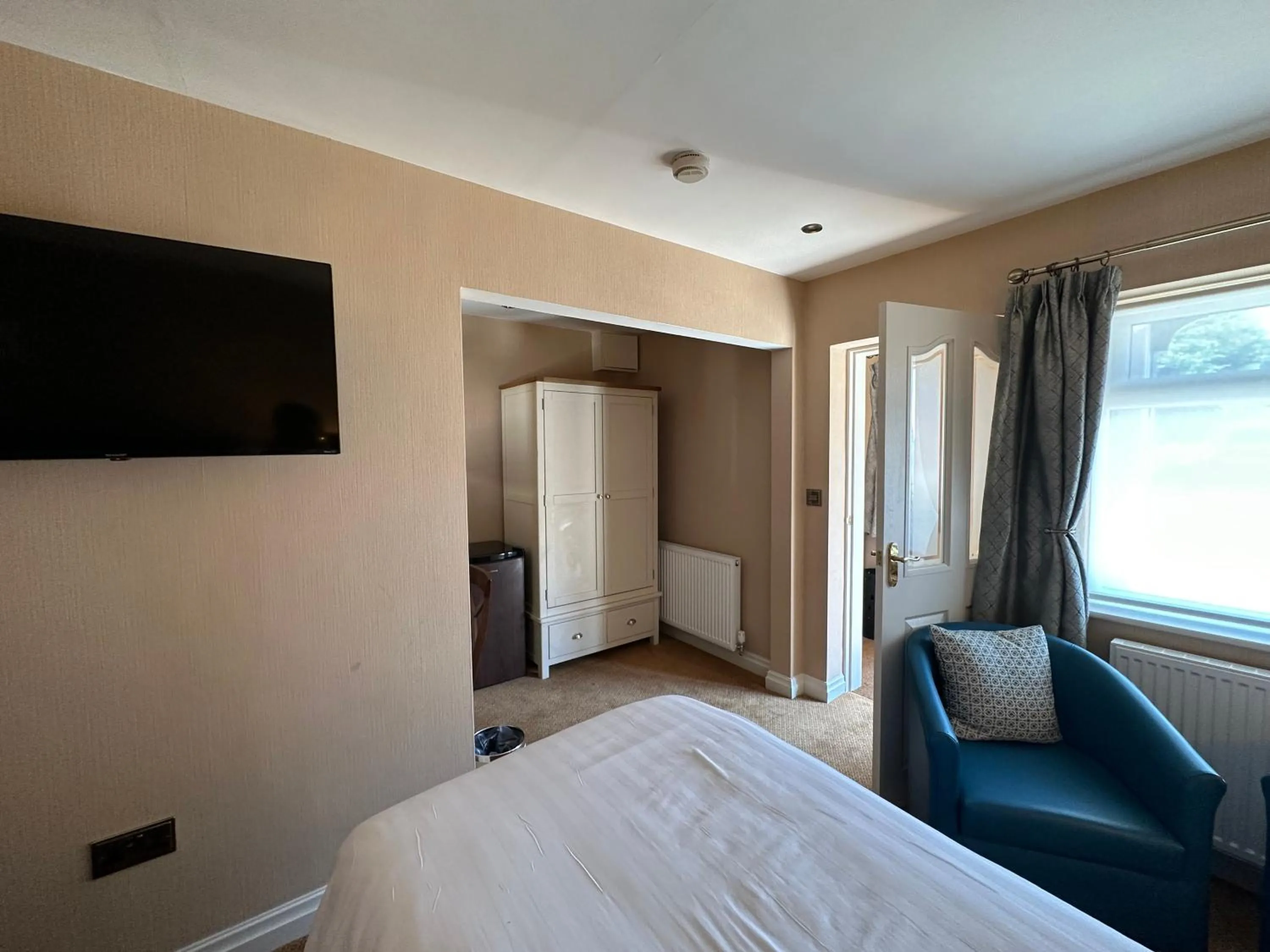 Bedroom, Bed in The Chester Court Hotel