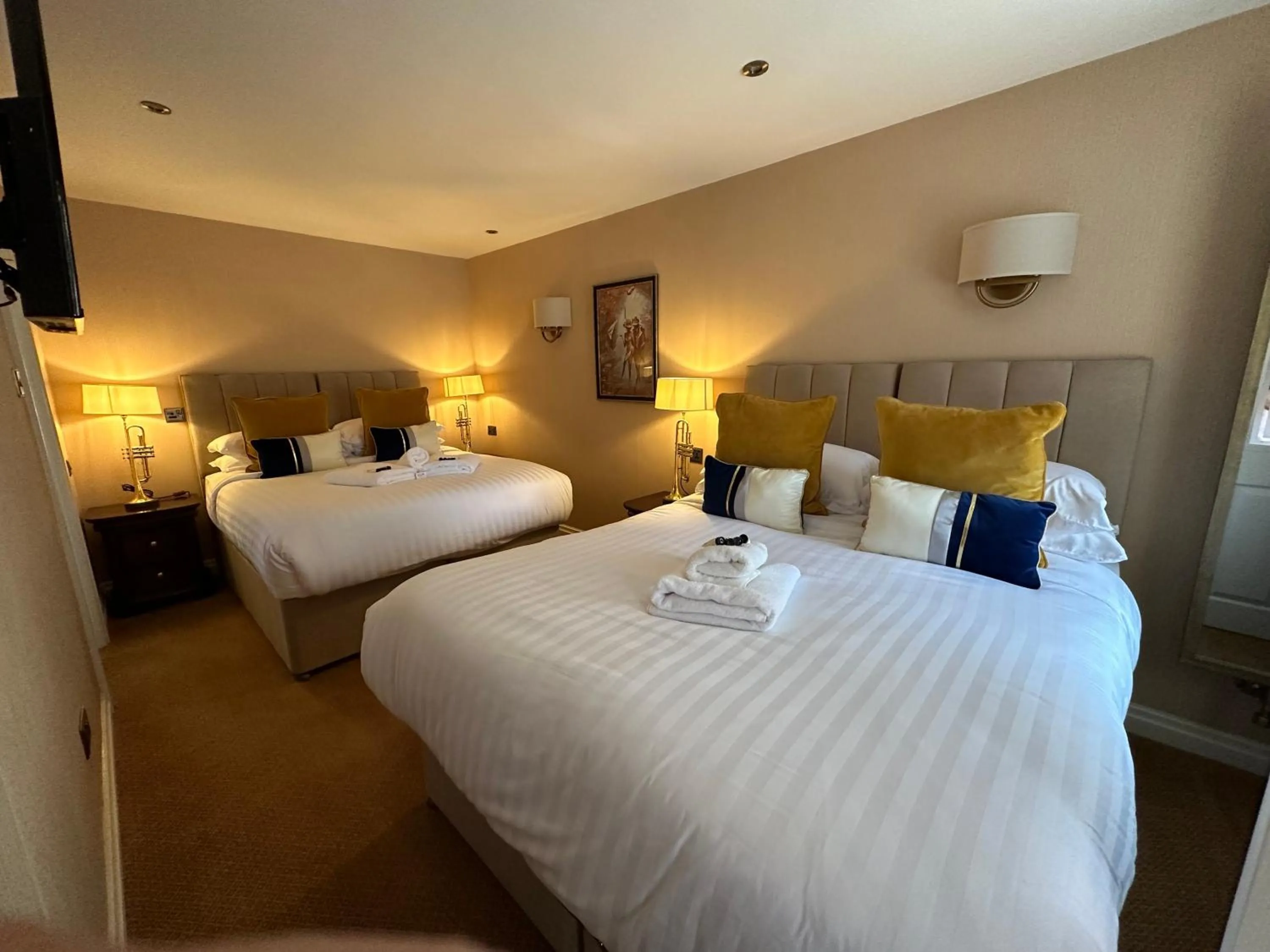 Bed in The Chester Court Hotel