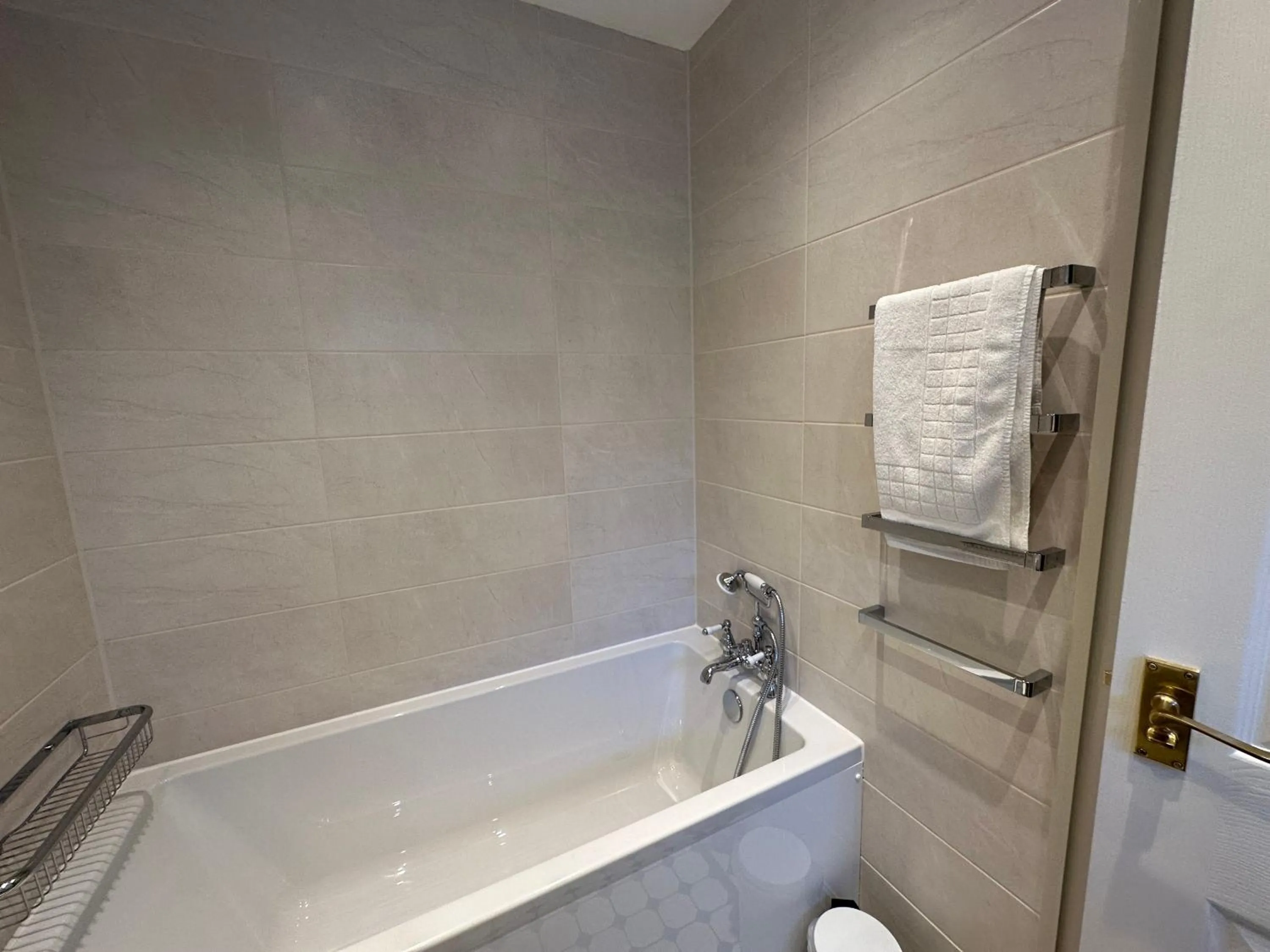 Bathroom in The Chester Court Hotel