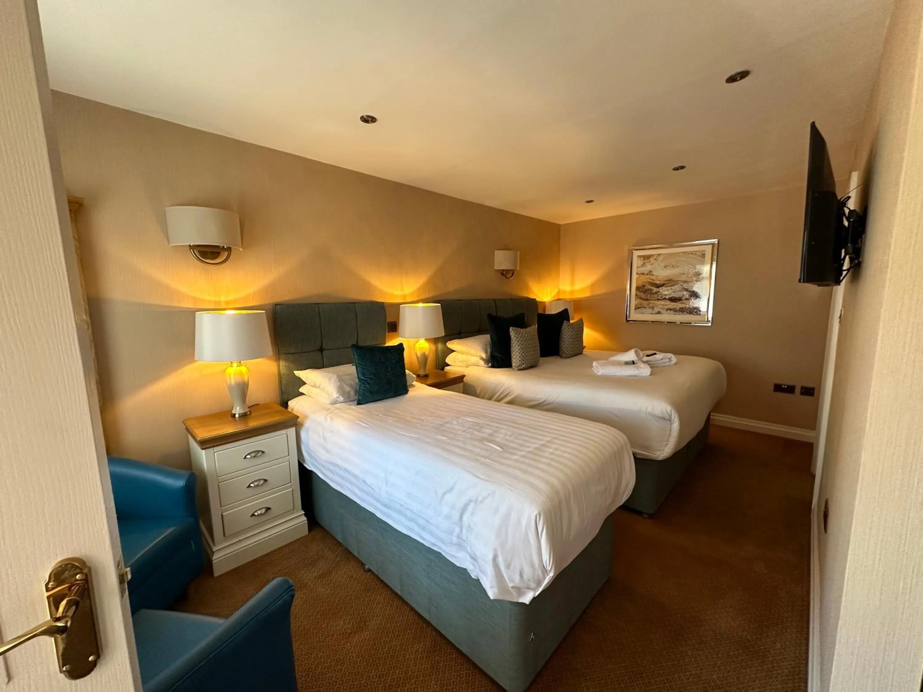 Bedroom, Bed in The Chester Court Hotel