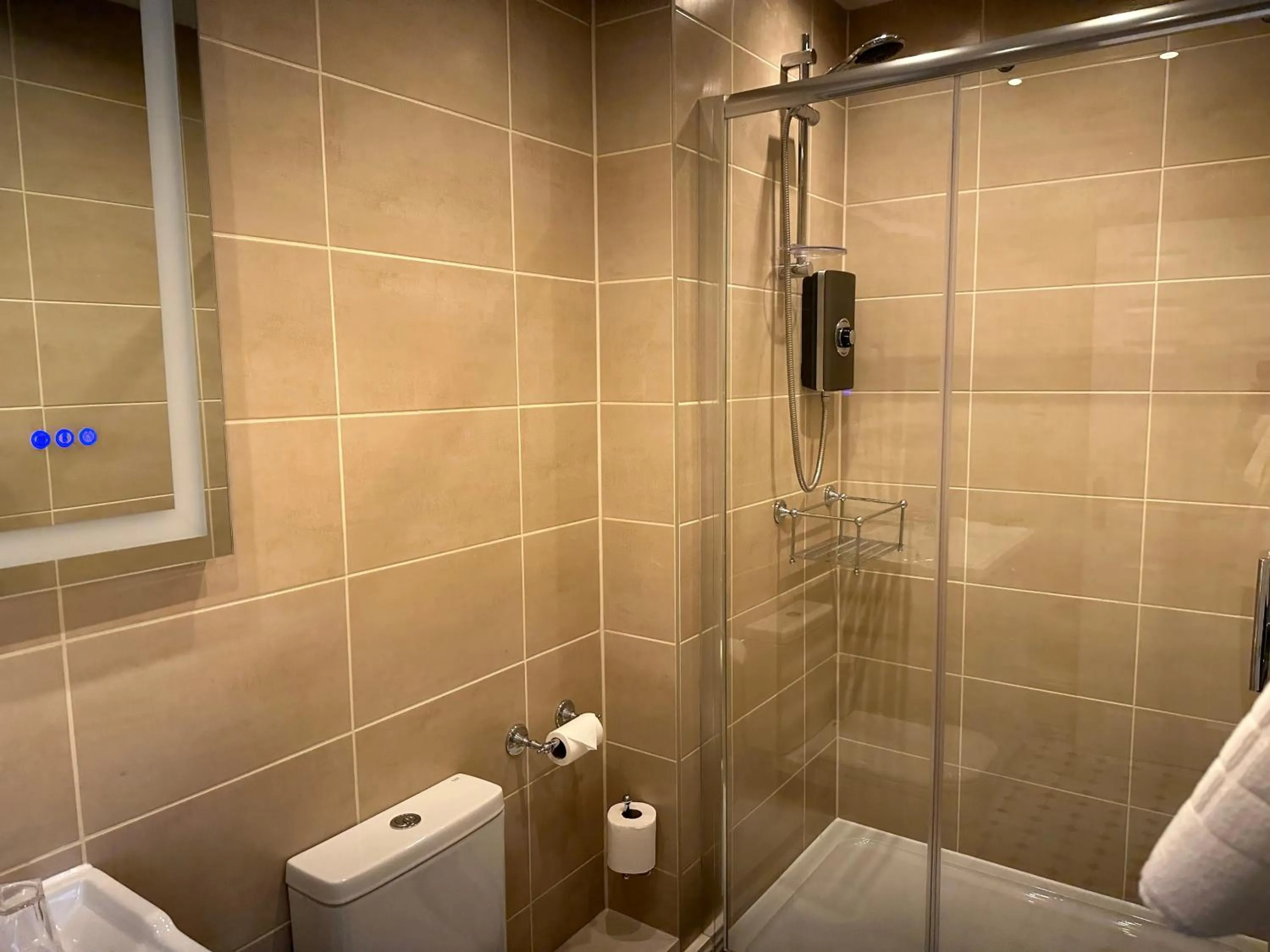 Bathroom in The Chester Court Hotel