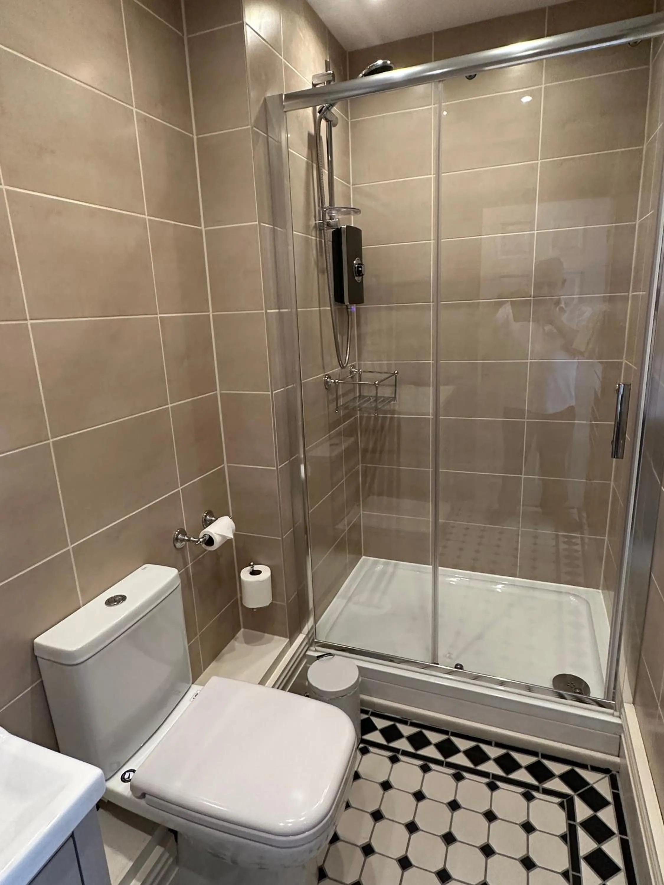 Bathroom in The Chester Court Hotel