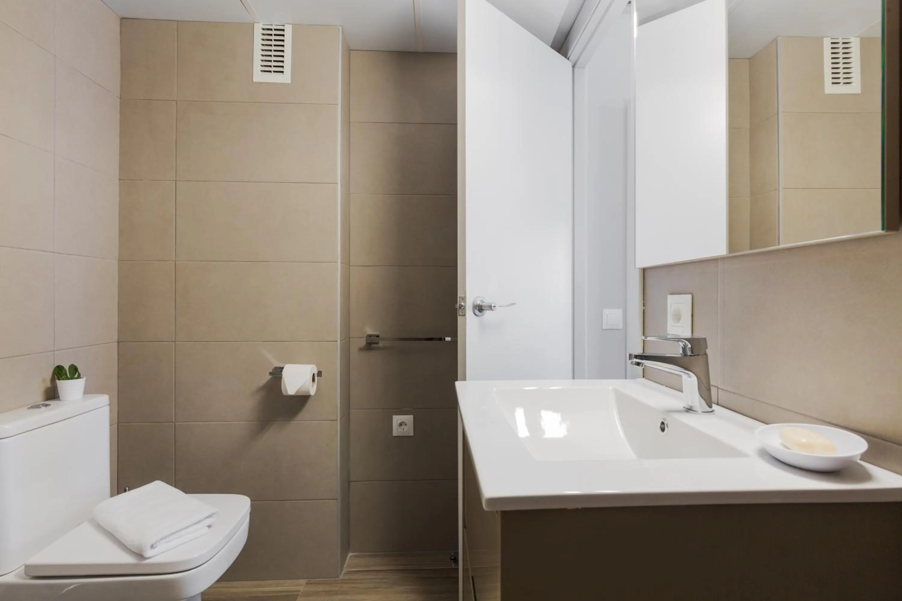 Toilet in Flateli 430 BCN