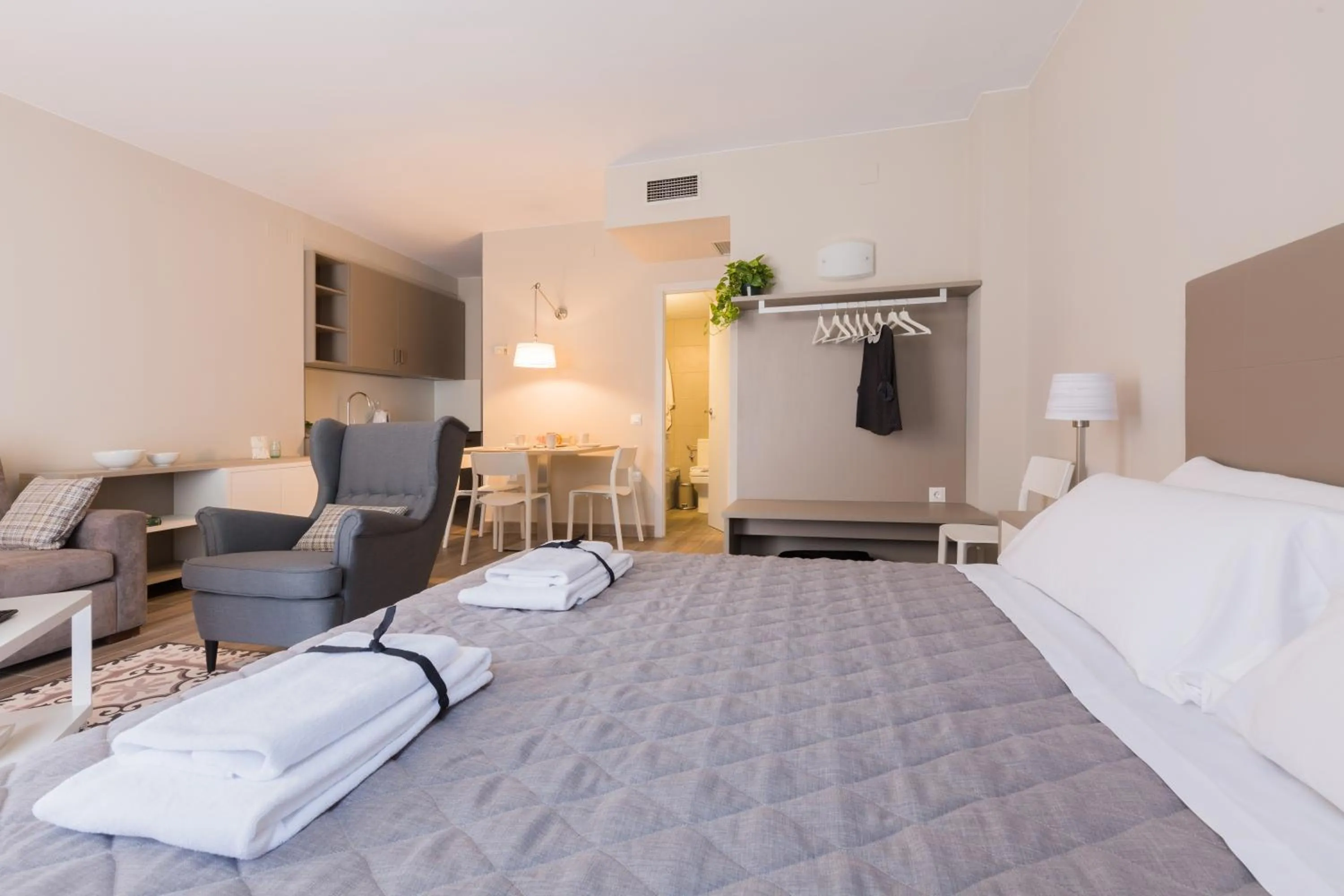 Bed in Flateli 430 BCN