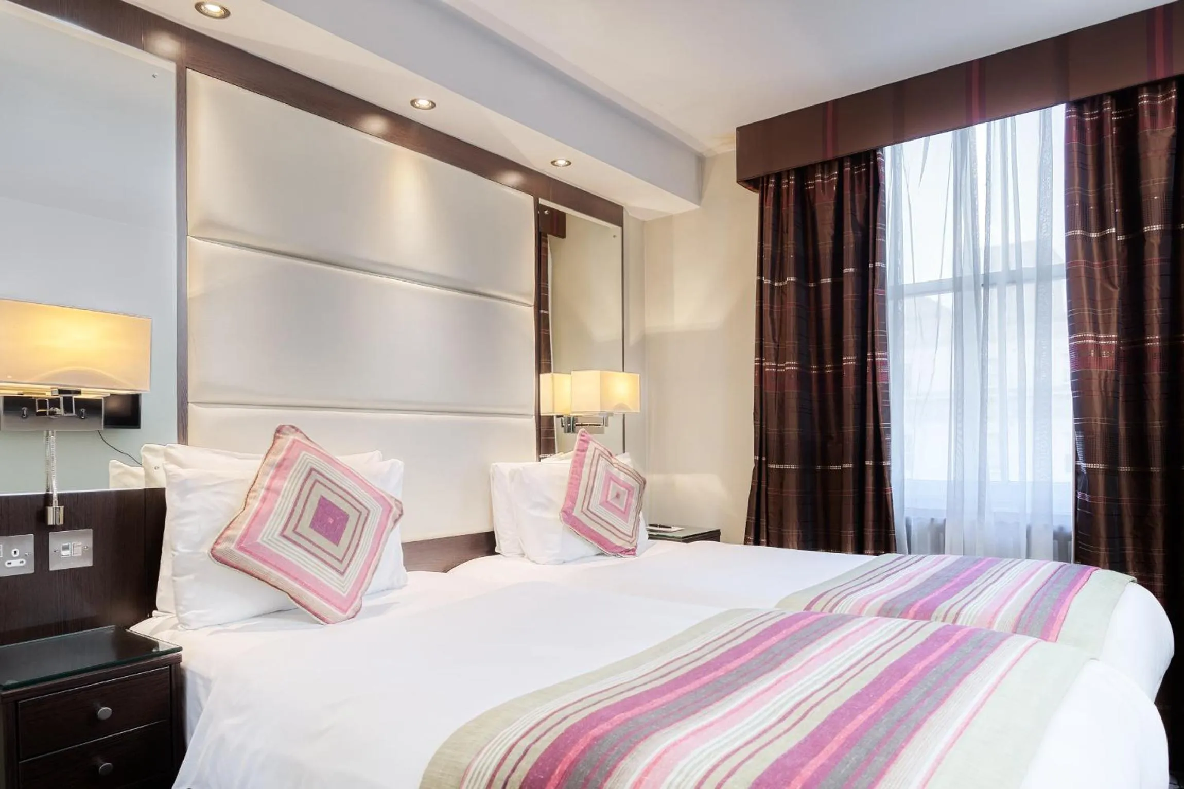 Bedroom, Bed in Grand Royale Hyde Park