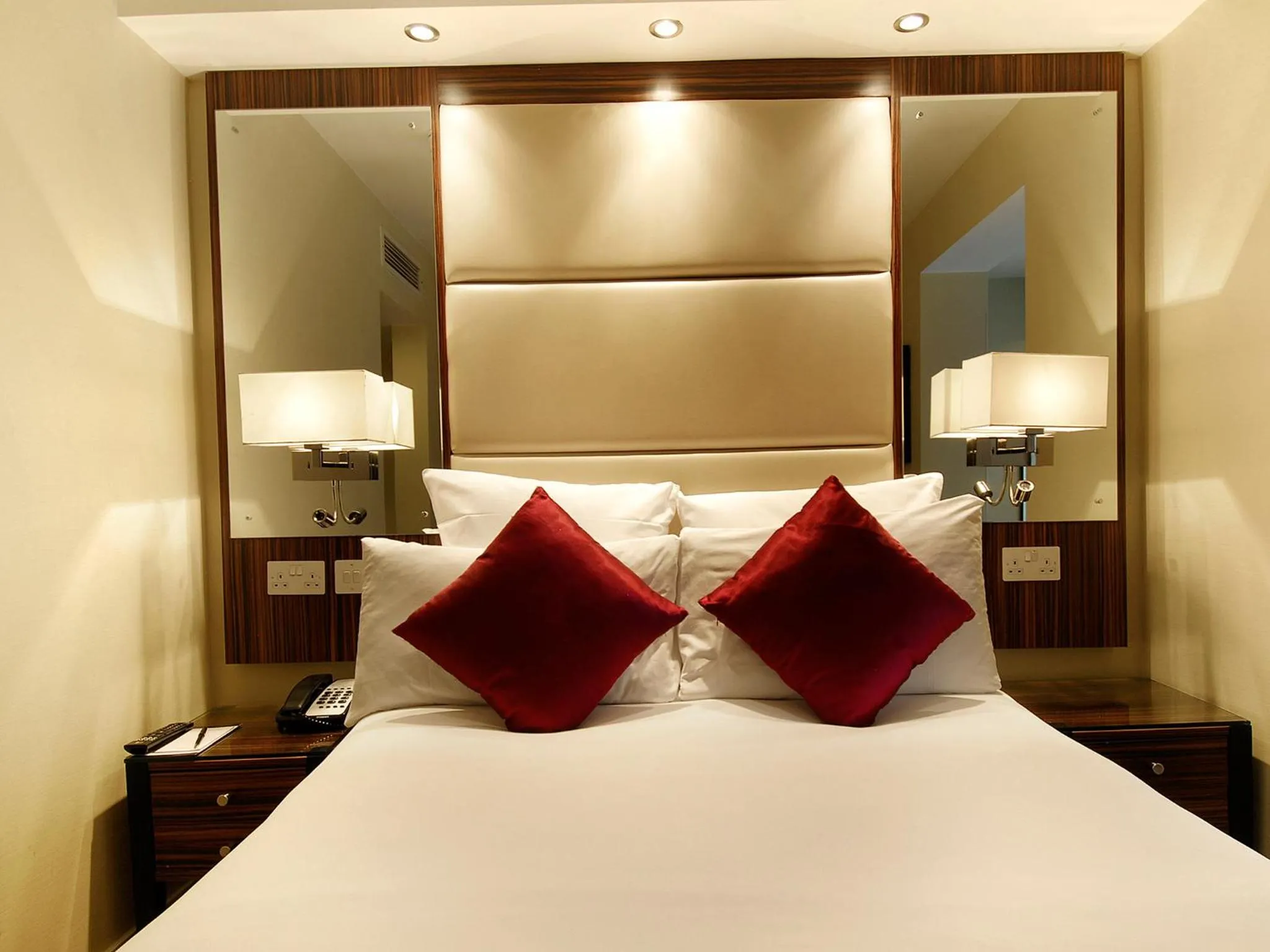 Bed in Grand Royale Hyde Park