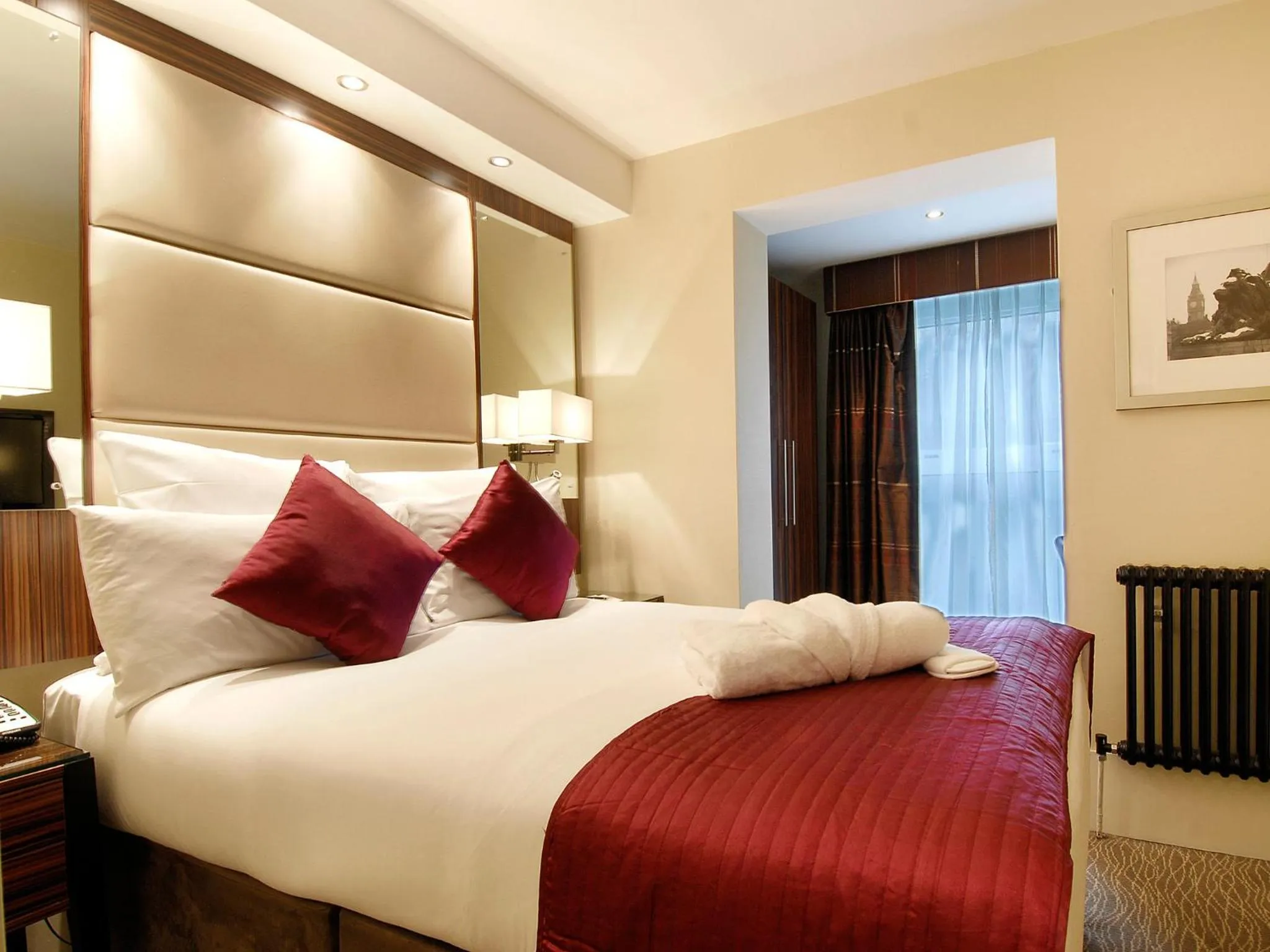 Bed in Grand Royale Hyde Park