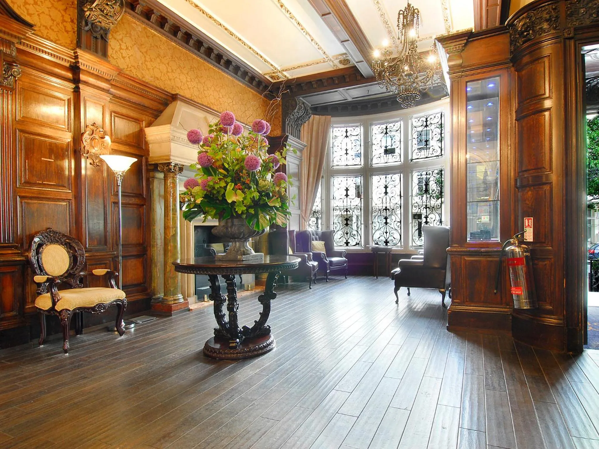 Lobby or reception in Grand Royale Hyde Park