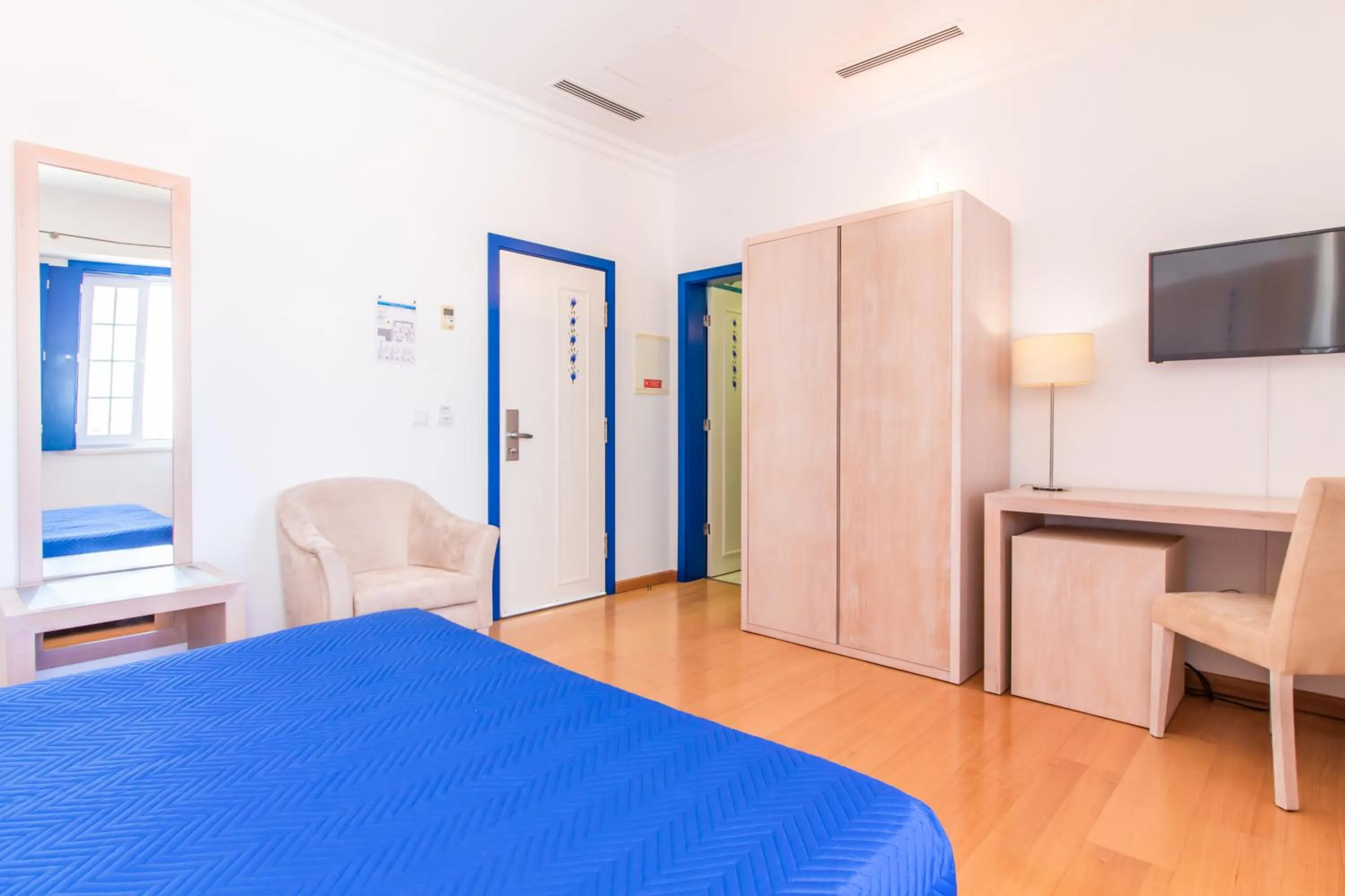 Bedroom, Bed in HOTEL LOUSAL Grandola