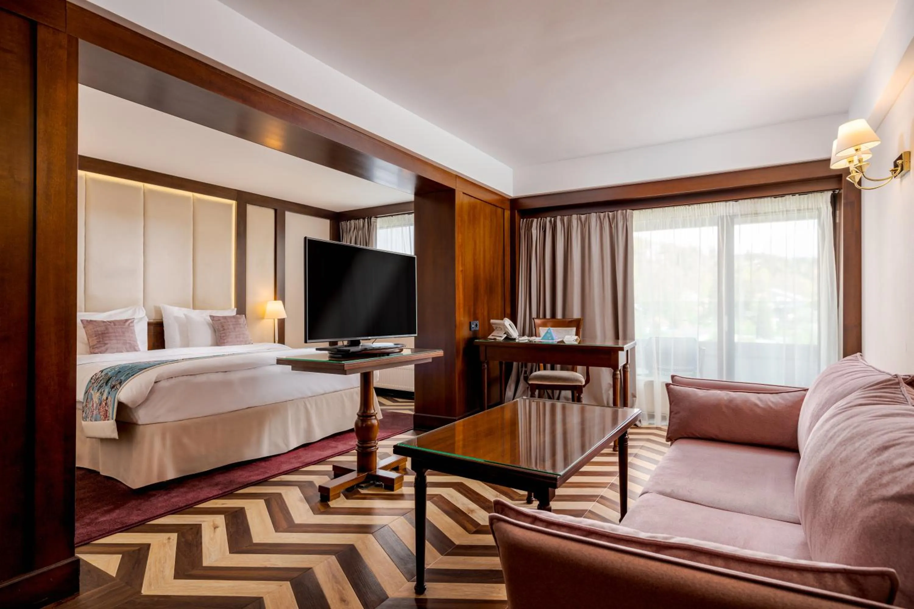 Photo of the whole room, Bed in Hotel International