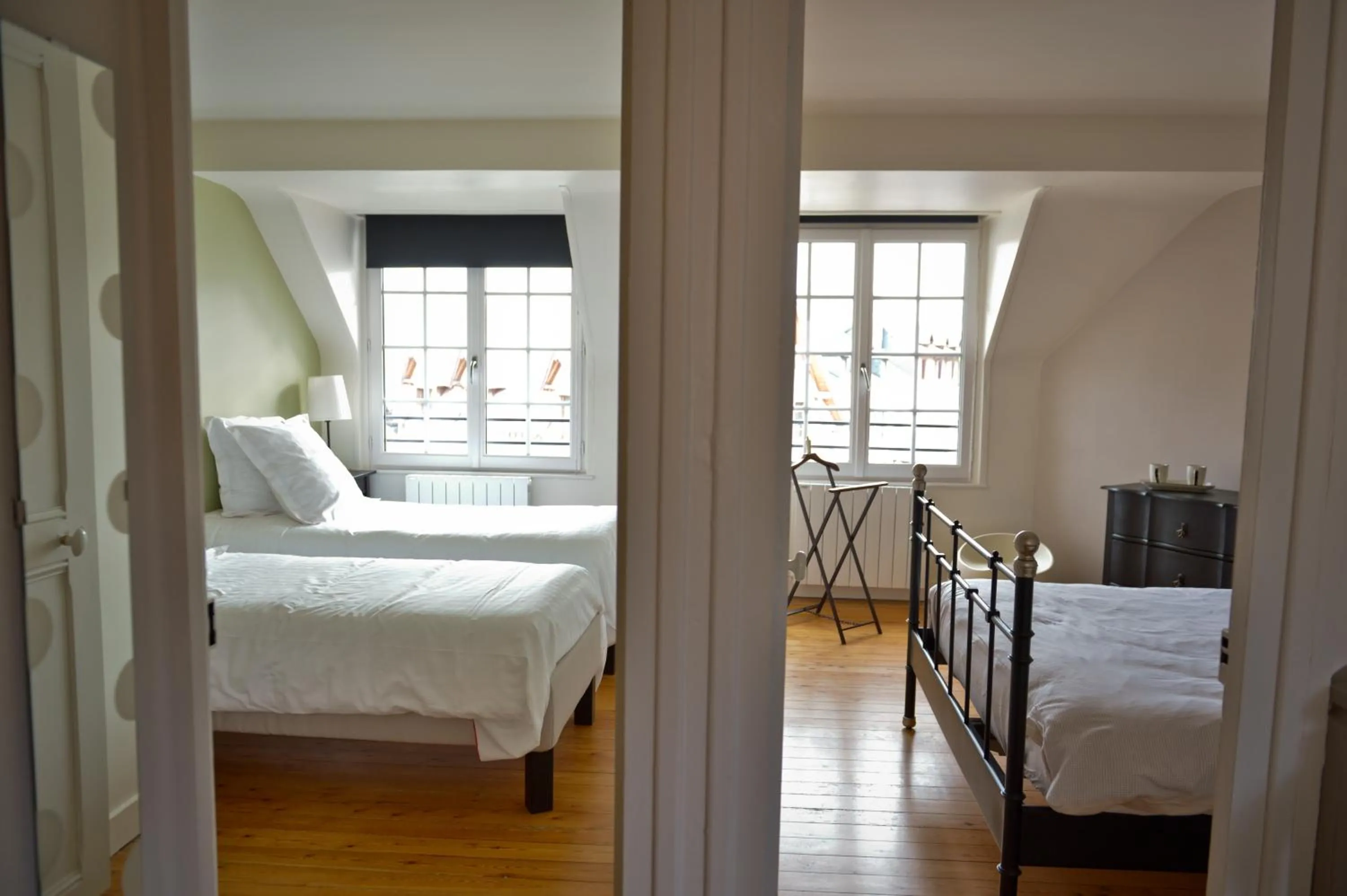 Bedroom, Bed in La Maison de Pierre et Valérie Ste Catherine Honfleur
