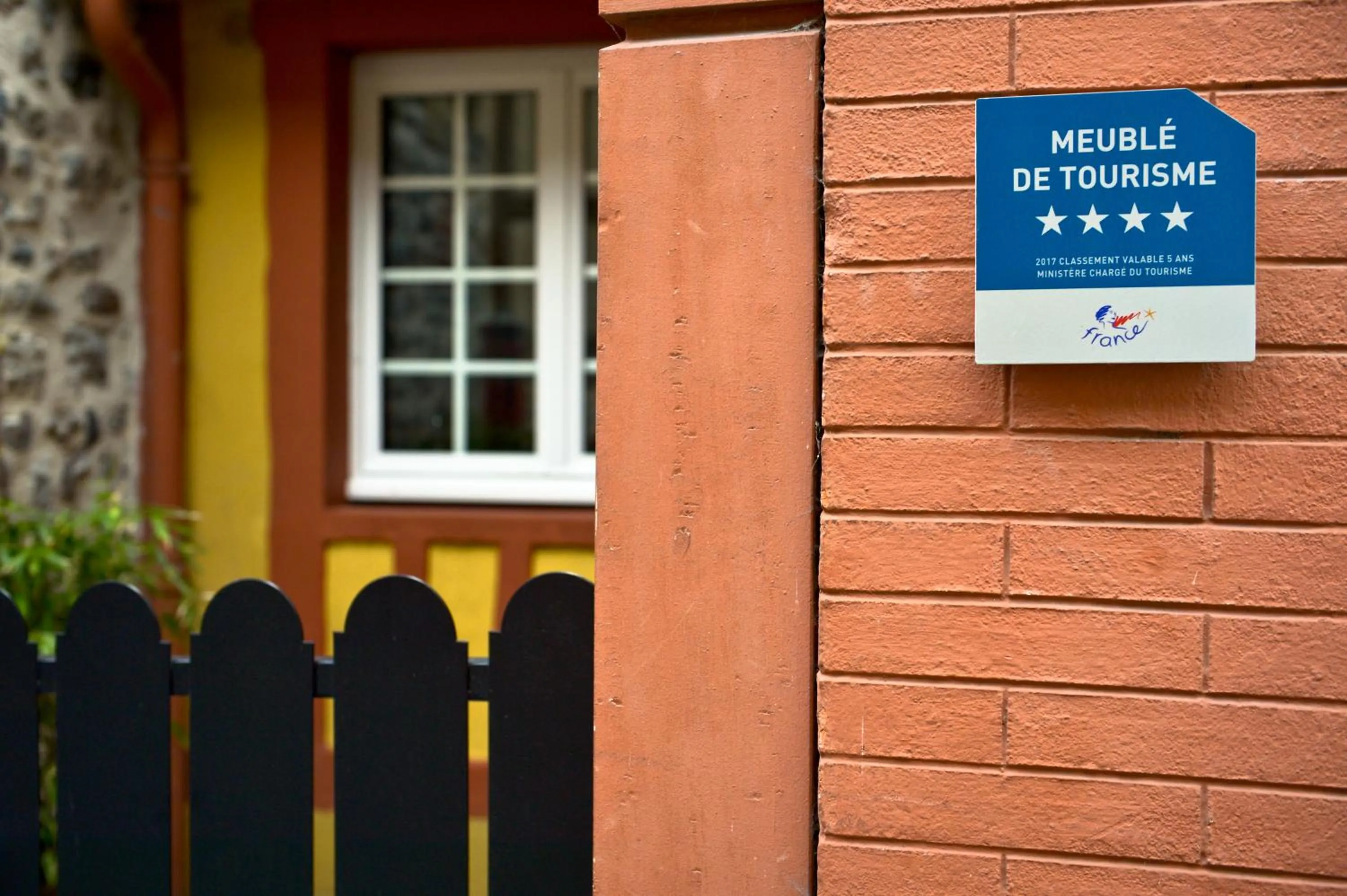 Facade/entrance in La Maison de Pierre et Valérie Ste Catherine Honfleur