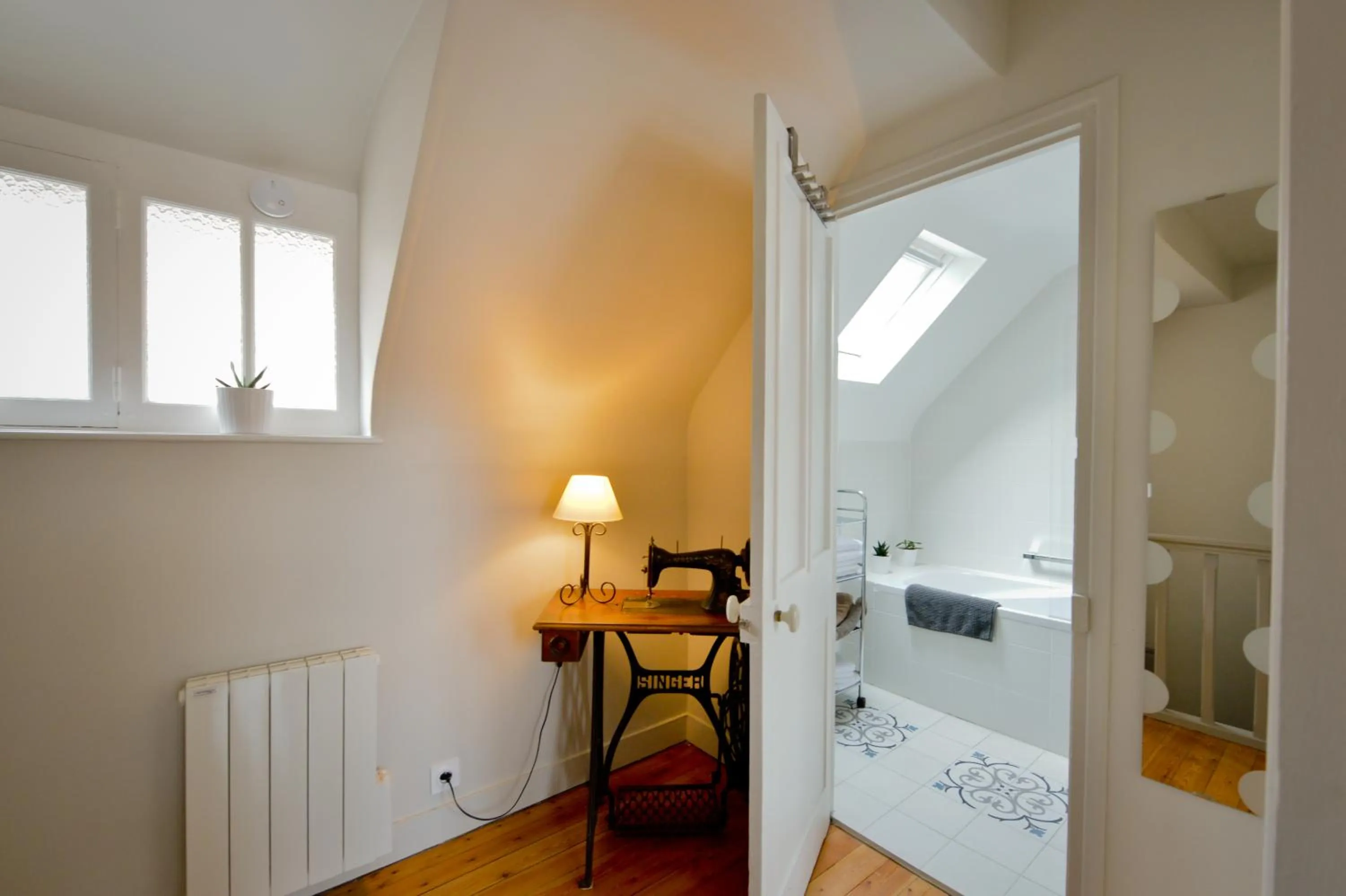 Bathroom in La Maison de Pierre et Valérie Ste Catherine Honfleur