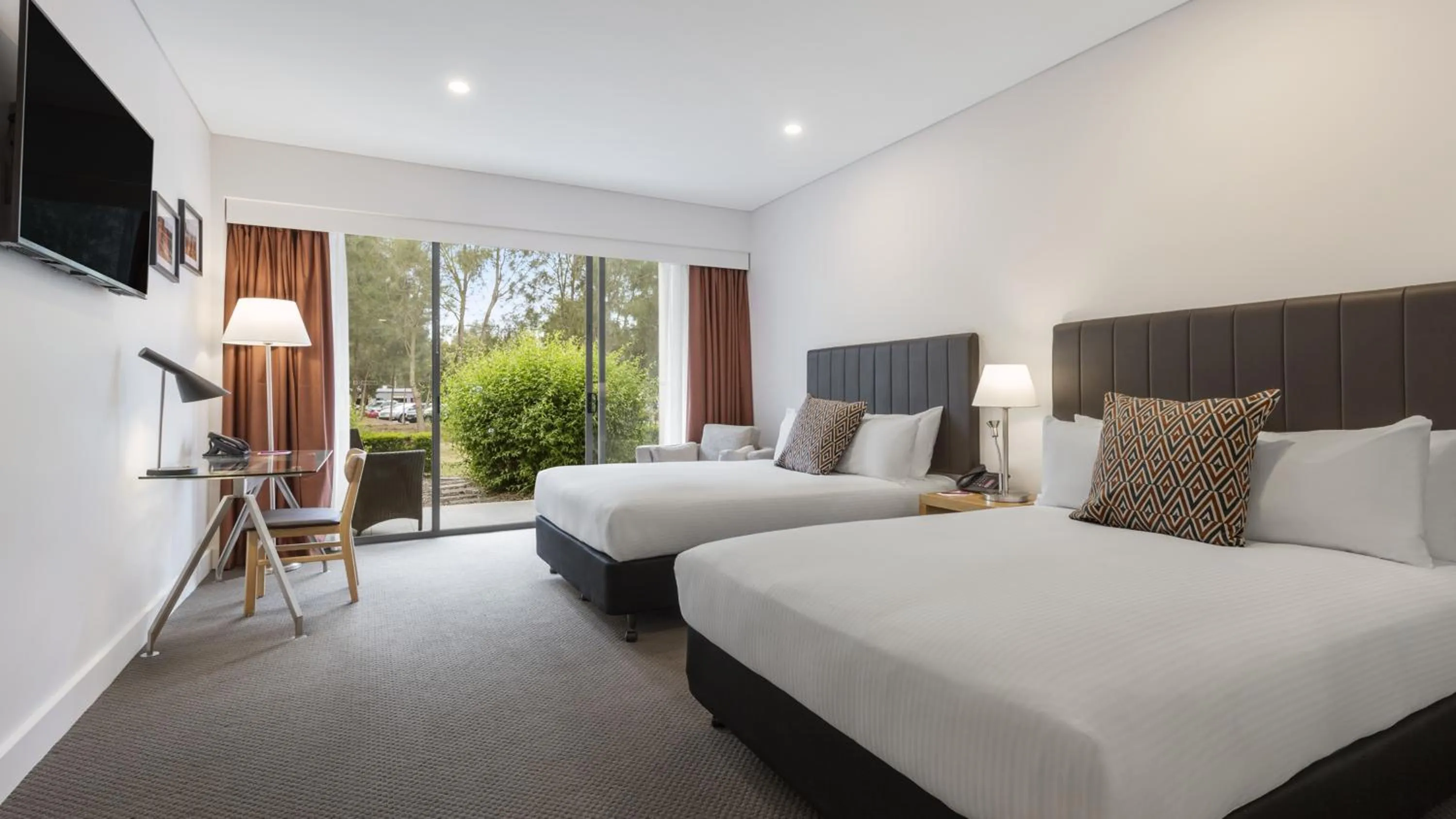 Bedroom, Bed in Rydges Resort Hunter Valley